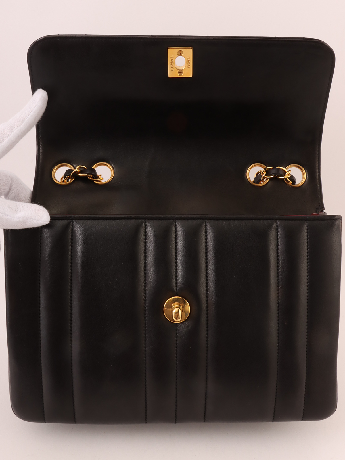 CHANEL 1995年頃製 マドモアゼルステッチCCターンロックチェーン