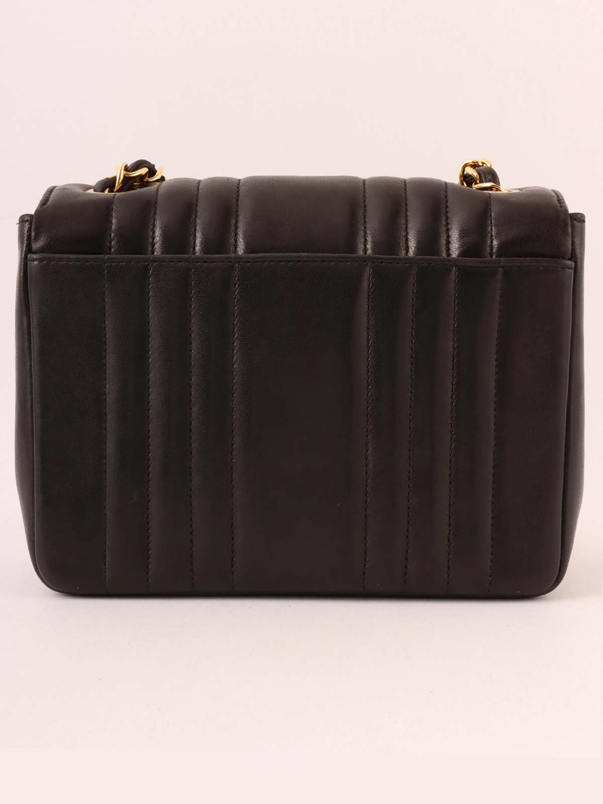 CHANEL シャネル ニュートラベル ターンロック チェーン 黒
