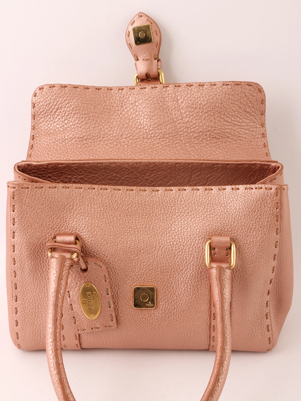 FENDI ロゴチャームハンドバッグ ピンクゴールド｜VINTAGE QOO