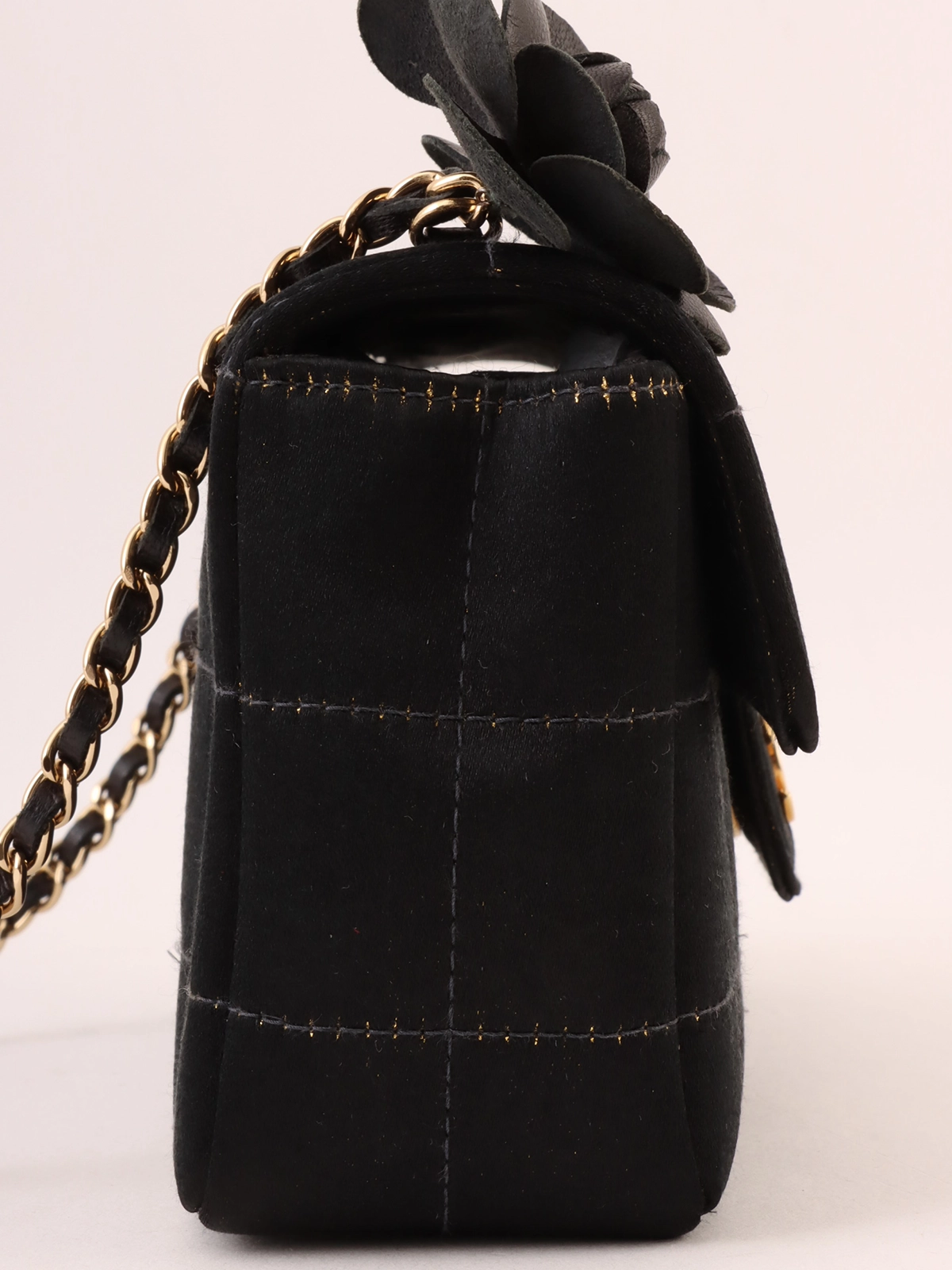 CHANEL 2004年頃製 サテンカメリアチョコバーチェーンバッグ