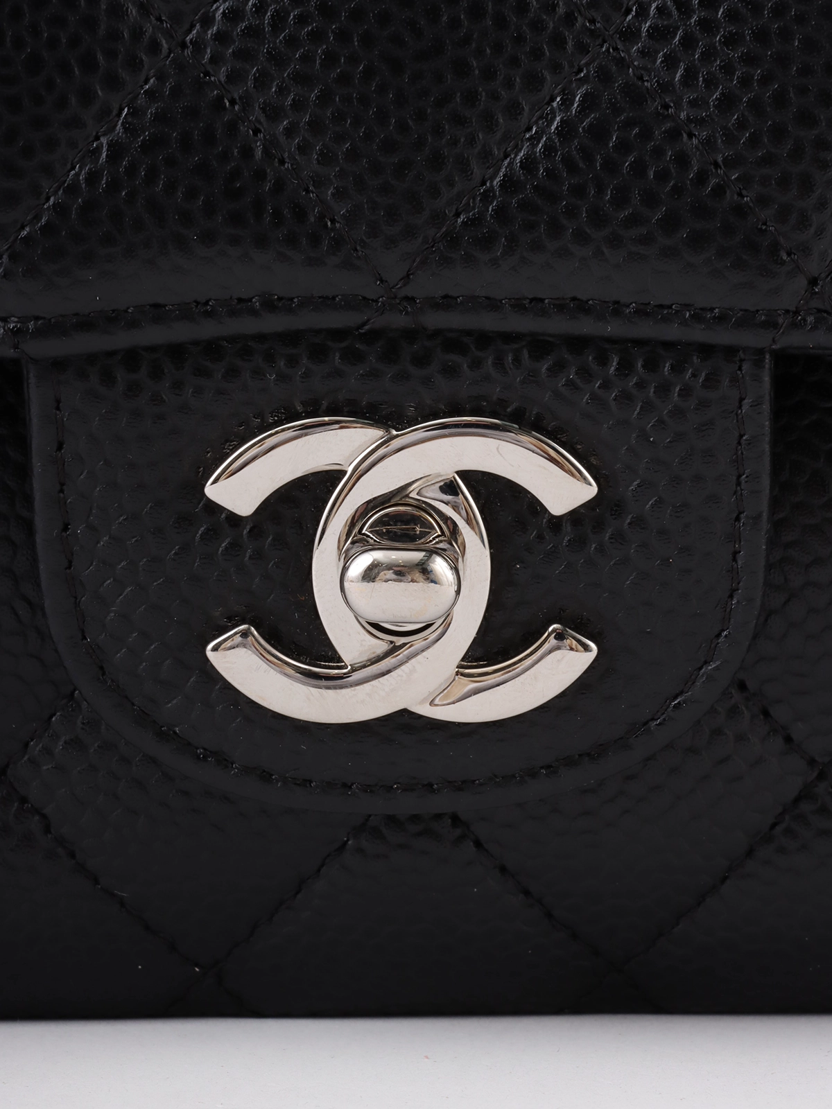 CHANEL シャネル　キャビアスキン CHANEL 1995年頃製 キャビアスキンCCターンロックチェーントート
