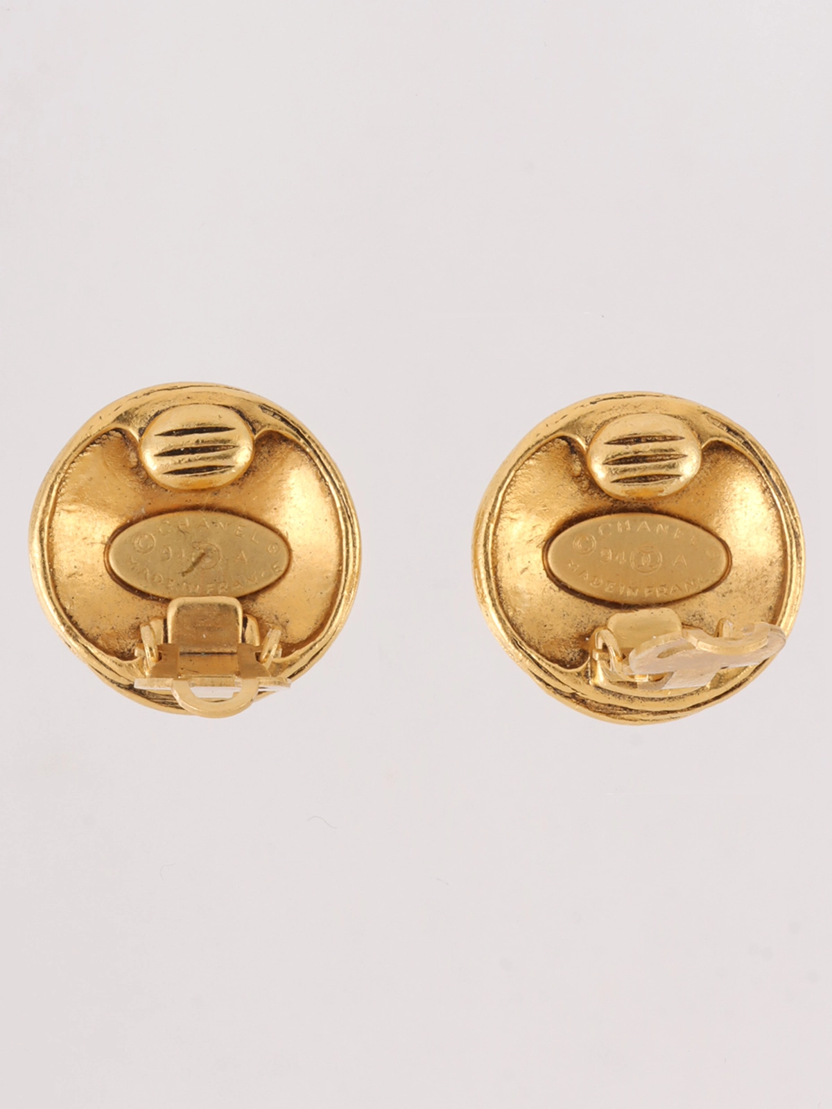 【日本限定モデル】 CHANEL 1994年製 ラウンドラインCCマークイヤリング ゴールド アクセサリー