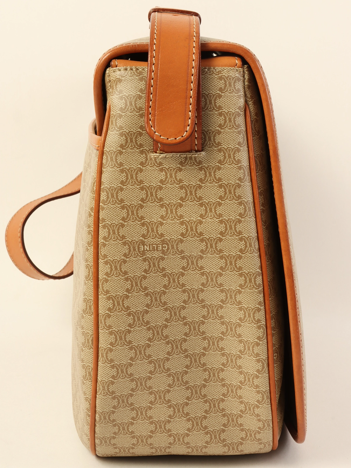 CELINE ショルダーバッグ ベージュ パターン入り CELINE ショルダーバッグ ベージュ パターン入り