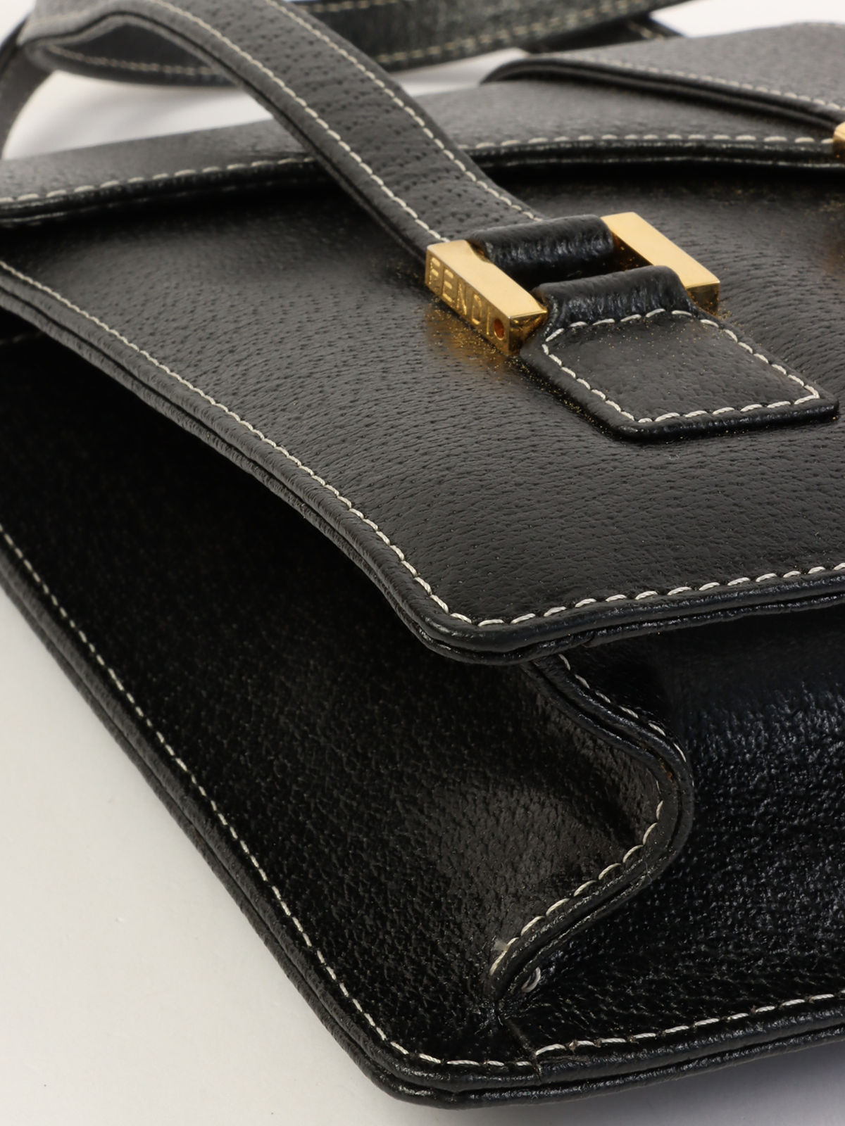 FENDI レザーエナメルロゴプレートハンドバッグ ブラック