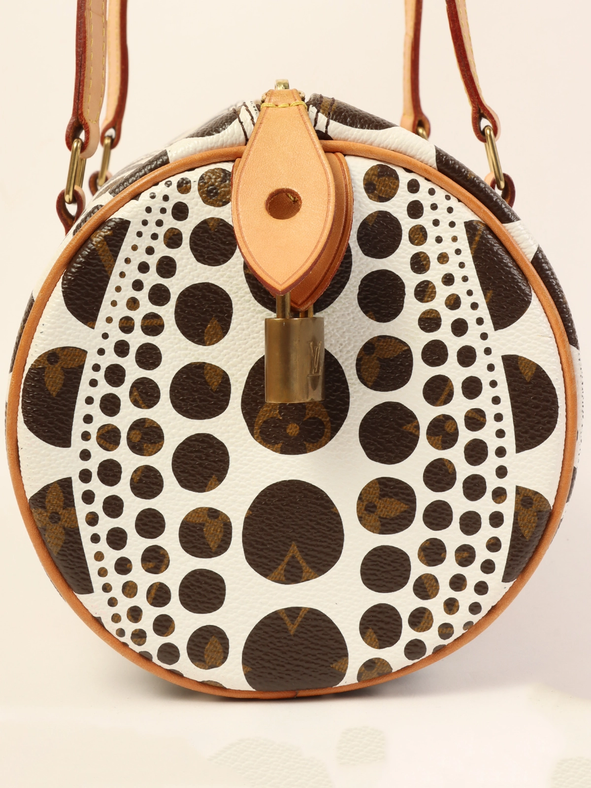 高級品市場 LOUIS VUITTON 2012年製 草間彌生コラボレーションパピヨン 文化、民俗