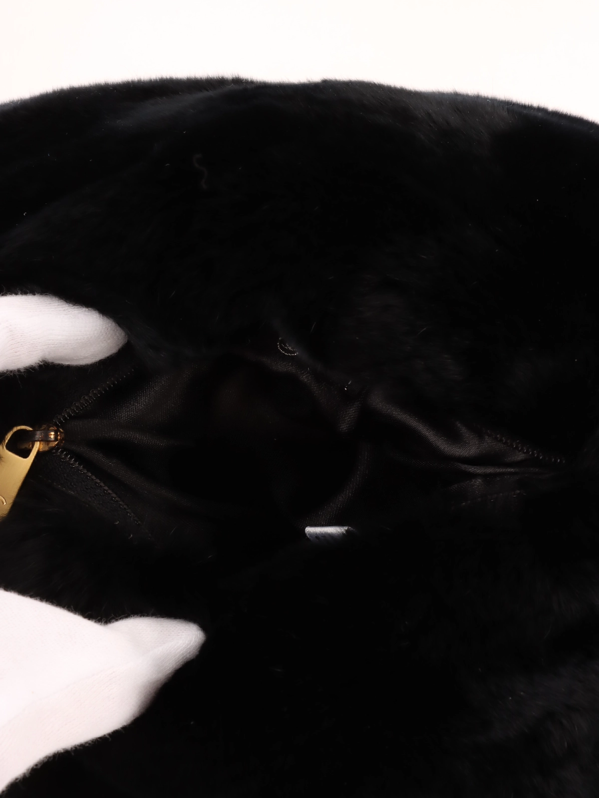 CHANEL ラパンファーCCマークチェーンアームウォーマー ブラック