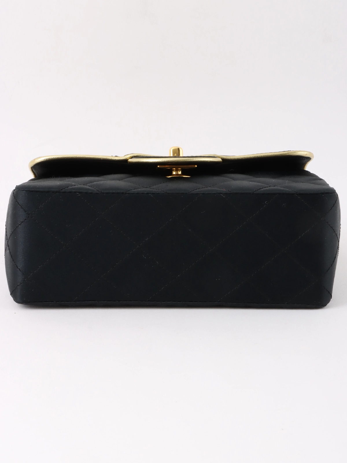CHANEL 1990年頃製 シルクサテンバイカラークラシックフラップ