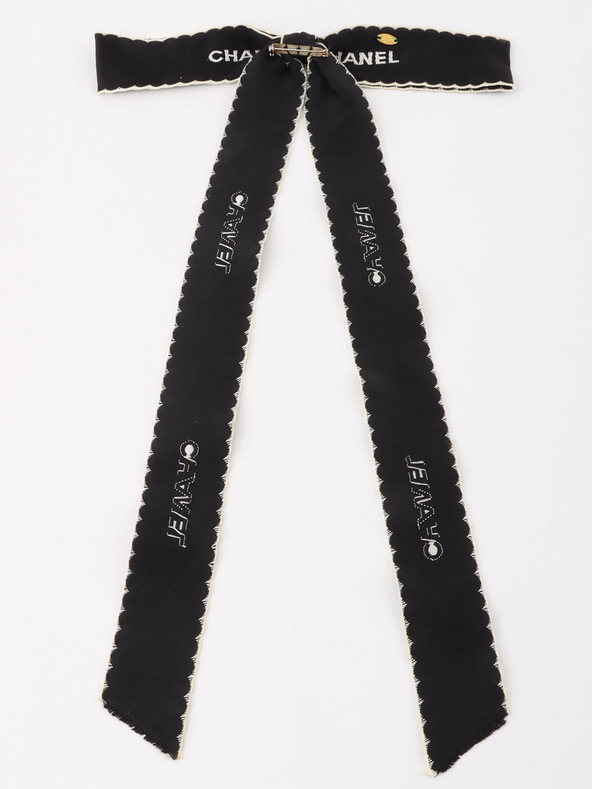 シャネル CHANEL リボン ブローチ 黒 ヴィンテージ CHANEL ロゴリボンブローチ ブラック｜VINTAGE QOO TOKYO