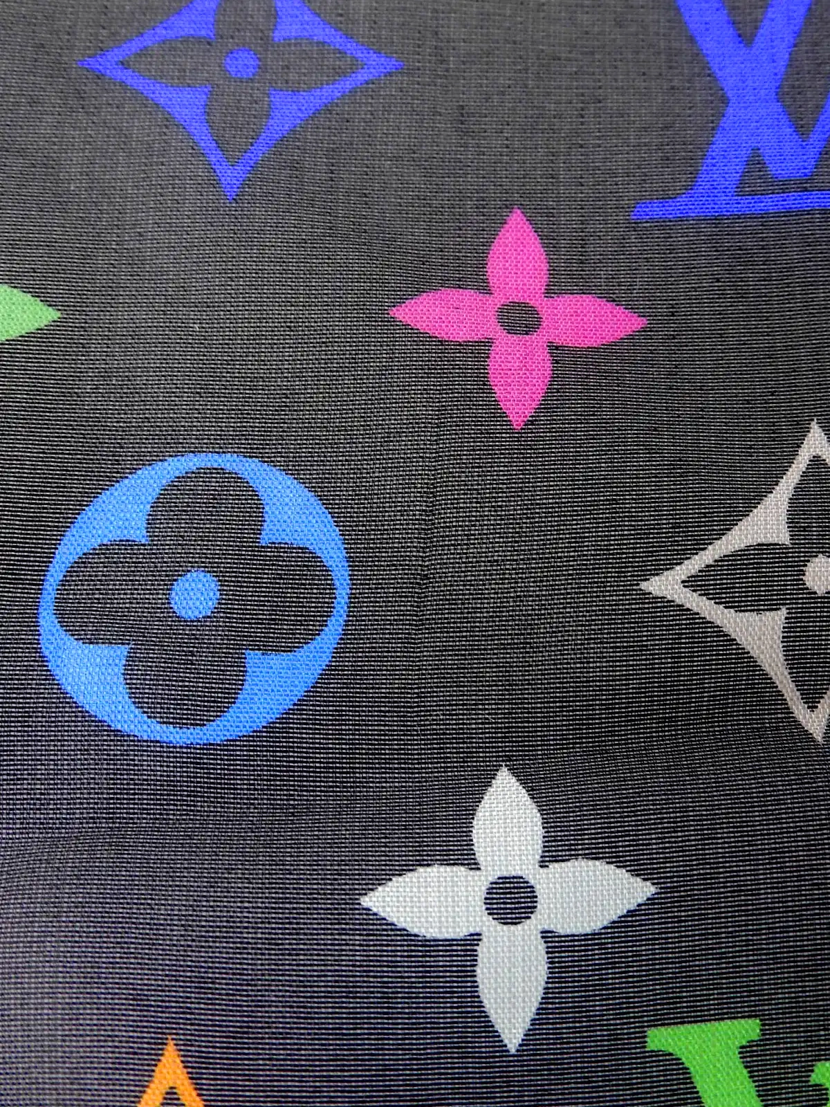 LOUIS VUITTON モノグラムマルチカラーハンカチ ブラック