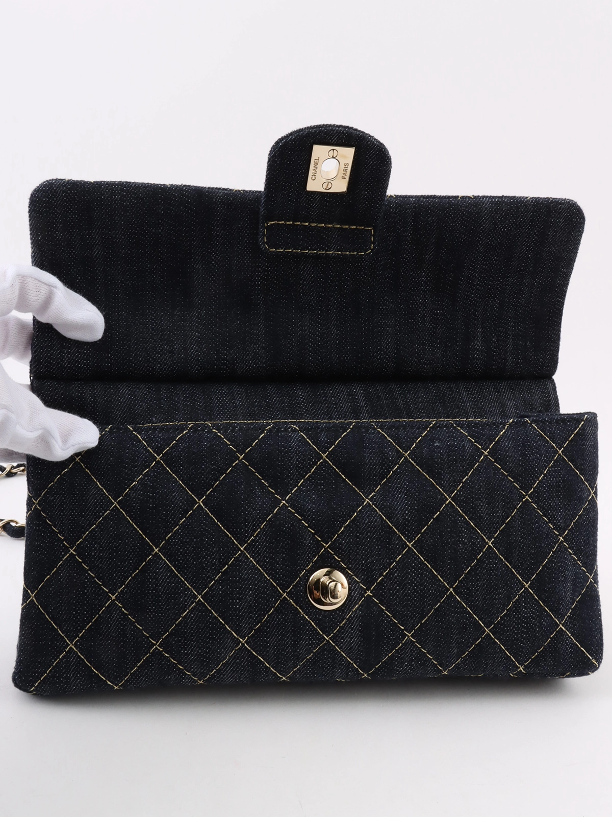CHANEL 1990年頃製 シルクサテンCCターンロックビジューチェーンバッグ ブラック｜VINTAGE QOO TOKYO｜ヴィンテージ クー  トーキョー