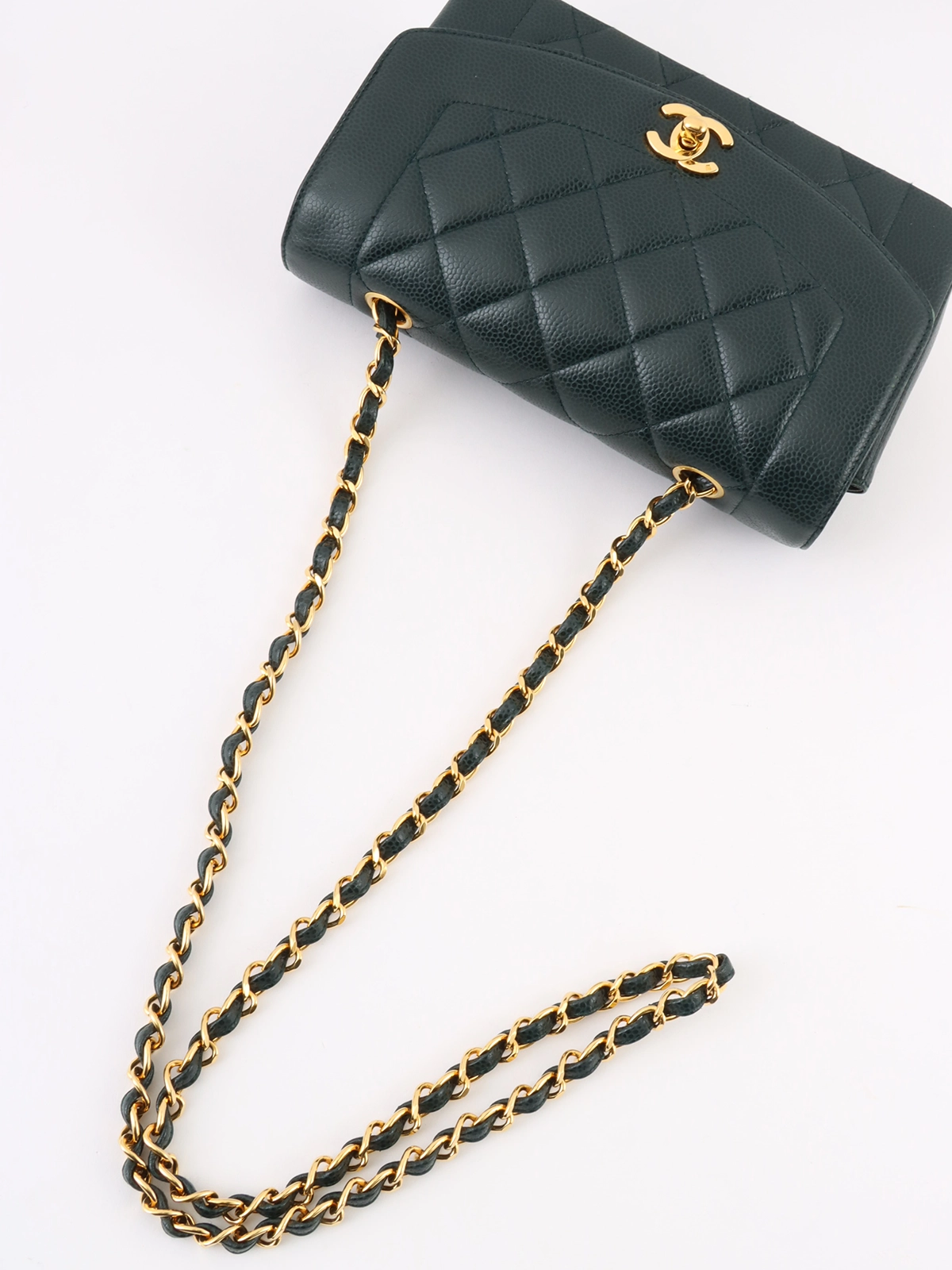 CHANEL 1992年頃製 キャビアスキンダイアナフラップチェーンバッグ22cm ダークグリーン｜VINTAGE QOO TOKYO｜ヴィンテージ  クー トーキョー