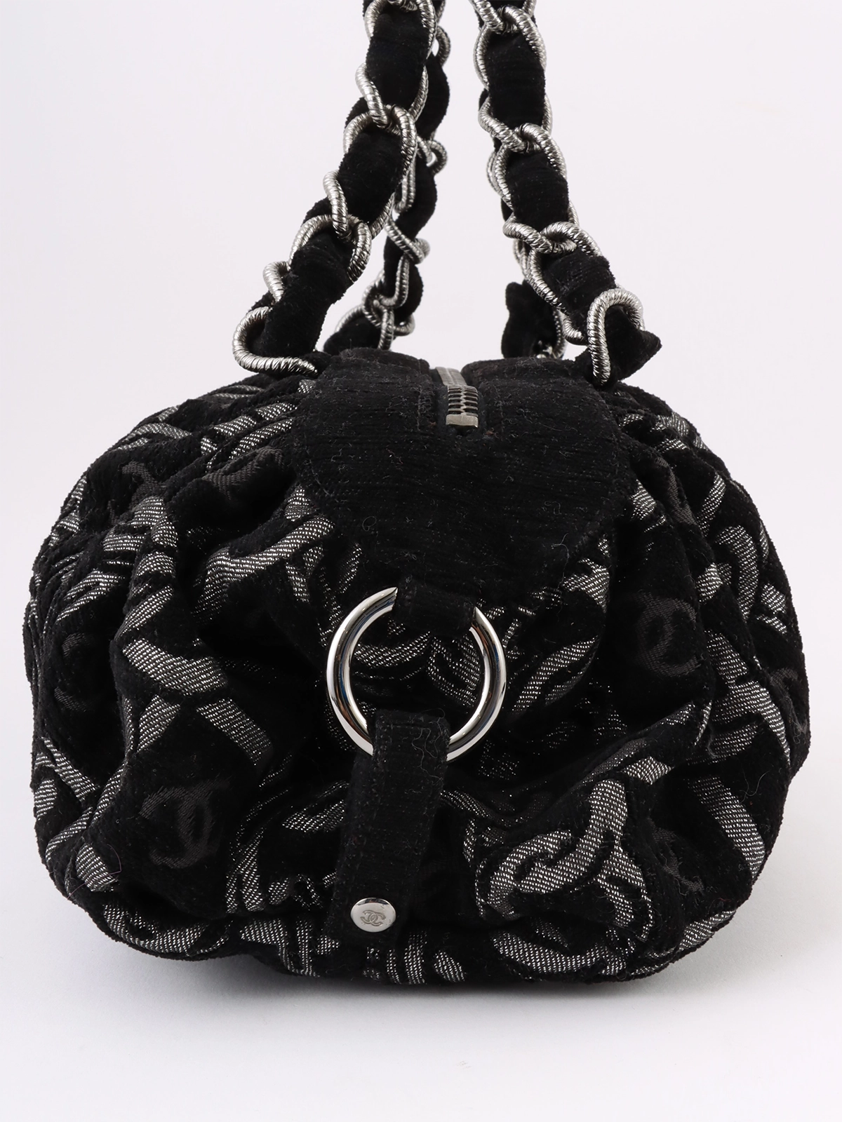 【CHANEL】希少商品！ ☆ CCロゴ ハンドバッグ ☆ CHANEL 1995年製 シルクサテンCCターンロックハンドバッグ