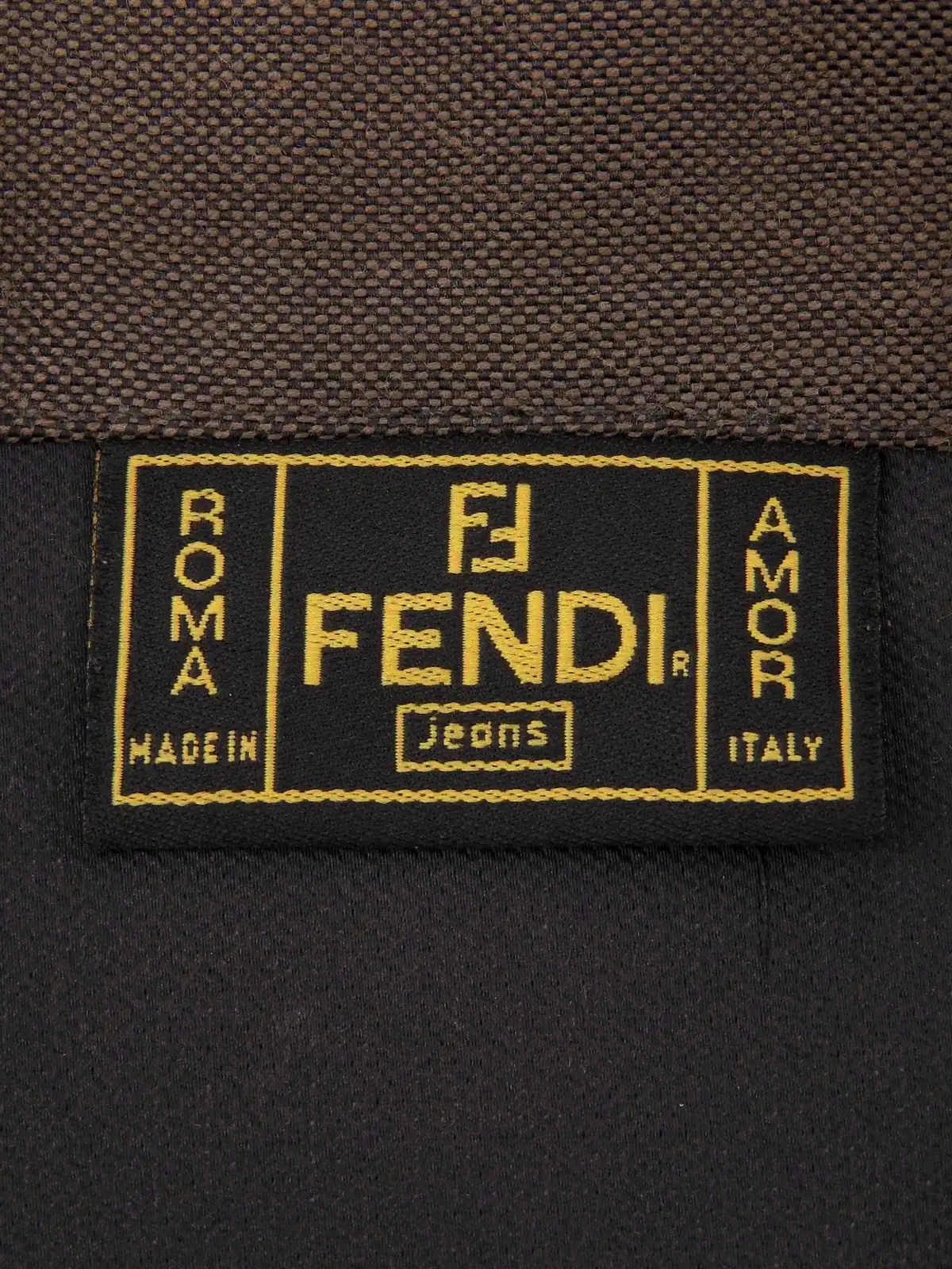 FENDI ブラウン ダブルブレスト コート　ヴィンテージ　ハンガーセット FENDI ブラウン ダブルブレスト コート ヴィンテージ ハンガーセット