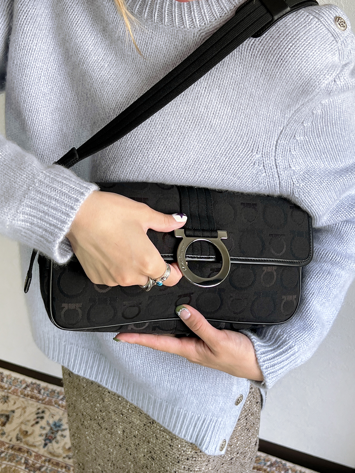 SALVATORE FERRAGAMO ガンチーニプレートショルダーバッグ