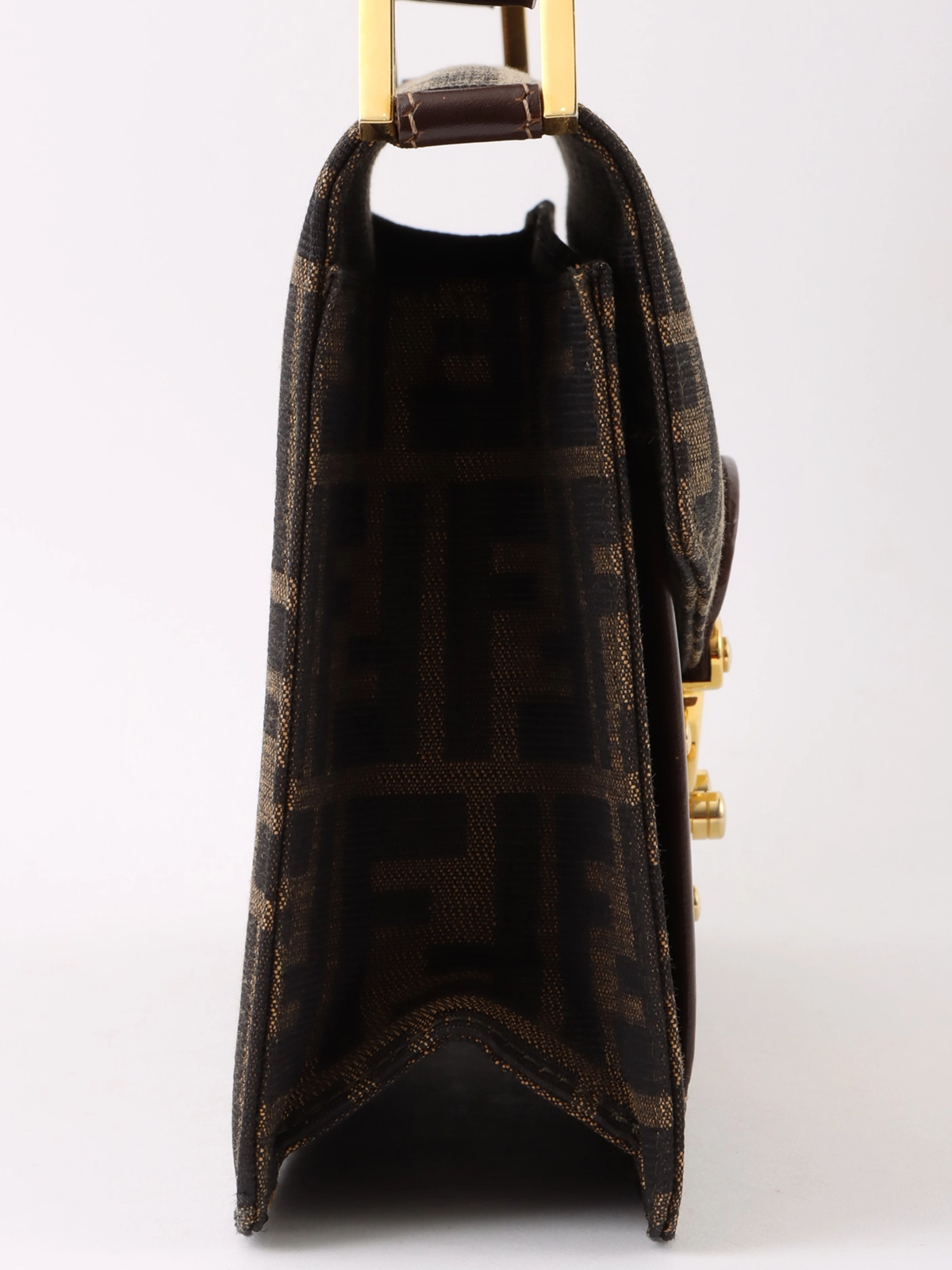 FENDI FFズッカパターンロゴプレートショルダーバッグ ブラウン