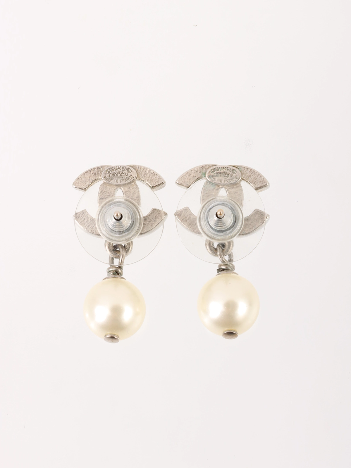 CHANEL シルバー ロゴピアス　スイング CHANEL シャネル スイングピアス ココマーク ひし形 98A