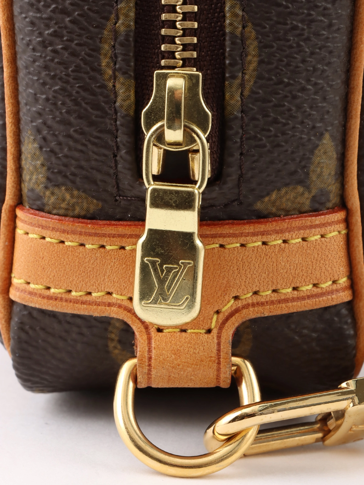 LOUIS VUITTON 2008年製 キャンバスモノグラムトゥルース LOUIS VUITTON 2008年製 キャンバスモノグラムトゥルース