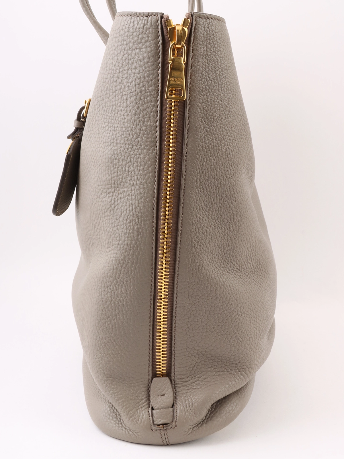 PRADA レザーロゴプレートトートバッグ グレー｜VINTAGE QOO