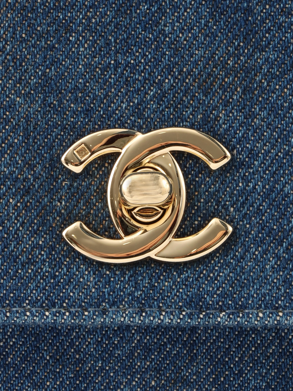 CHANEL 1998年頃製 デニムCCターンロックハンドバッグ CHANEL 1998年頃製 デニムCCターンロックハンドバッグ