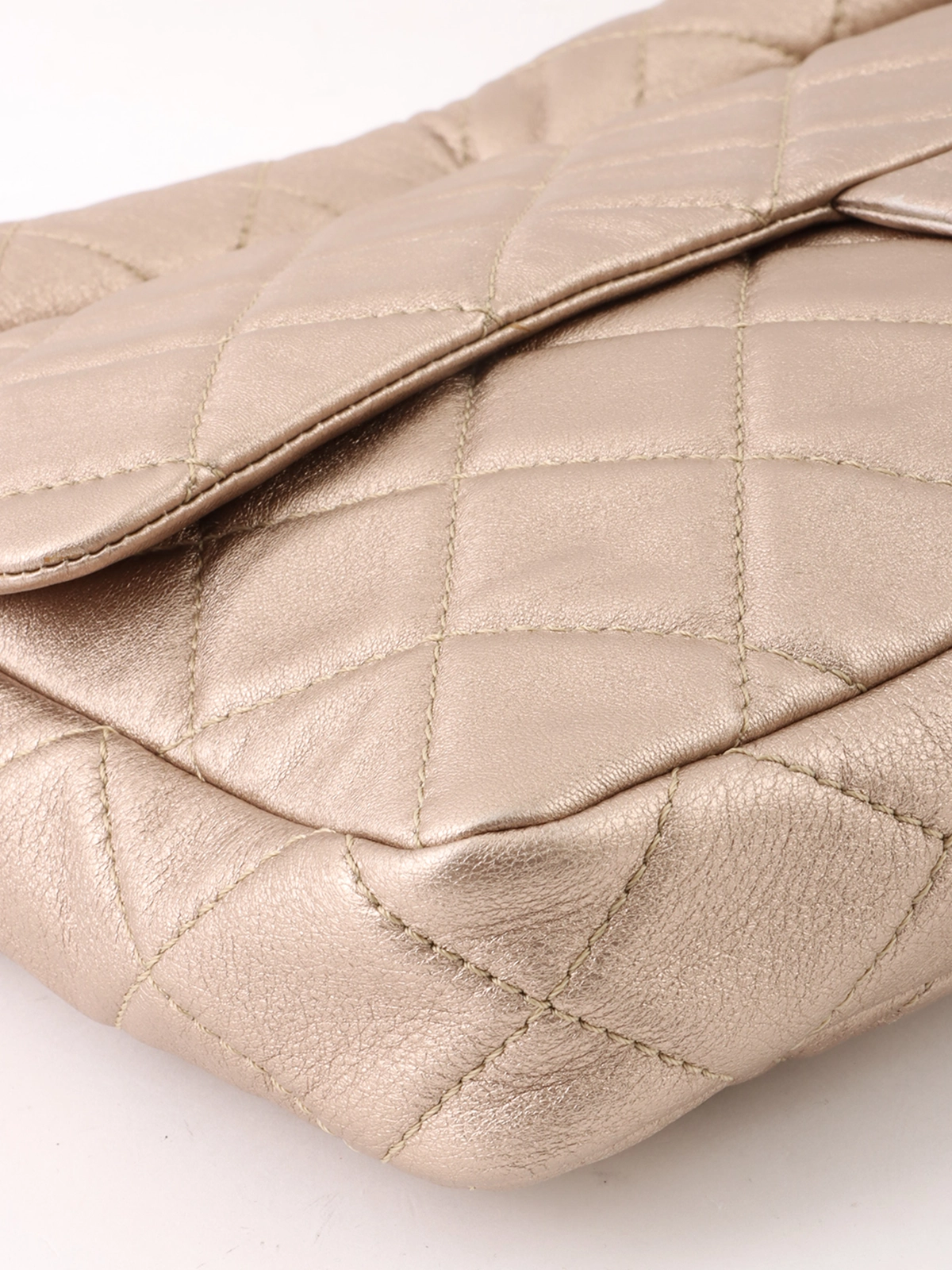 CHANEL 2010年頃製 2.55クラッチバッグ ゴールド|VINTAGE QOO CHANEL 2010年頃製 2.55クラッチバッグ ゴールド|VINTAGE QOO