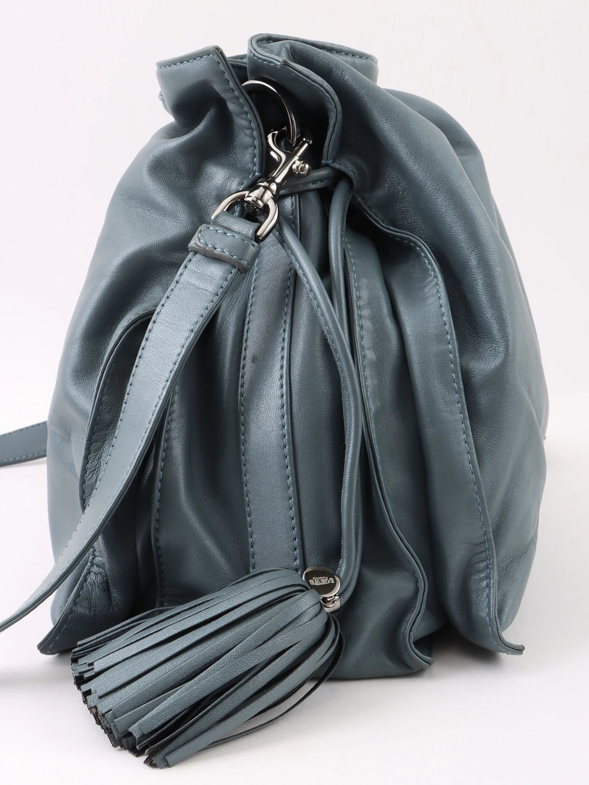 LOEWE フラメンコロゴエンボスショルダーバッグ メタリック LOEWE フラメンコロゴエンボスショルダーバッグ メタリック