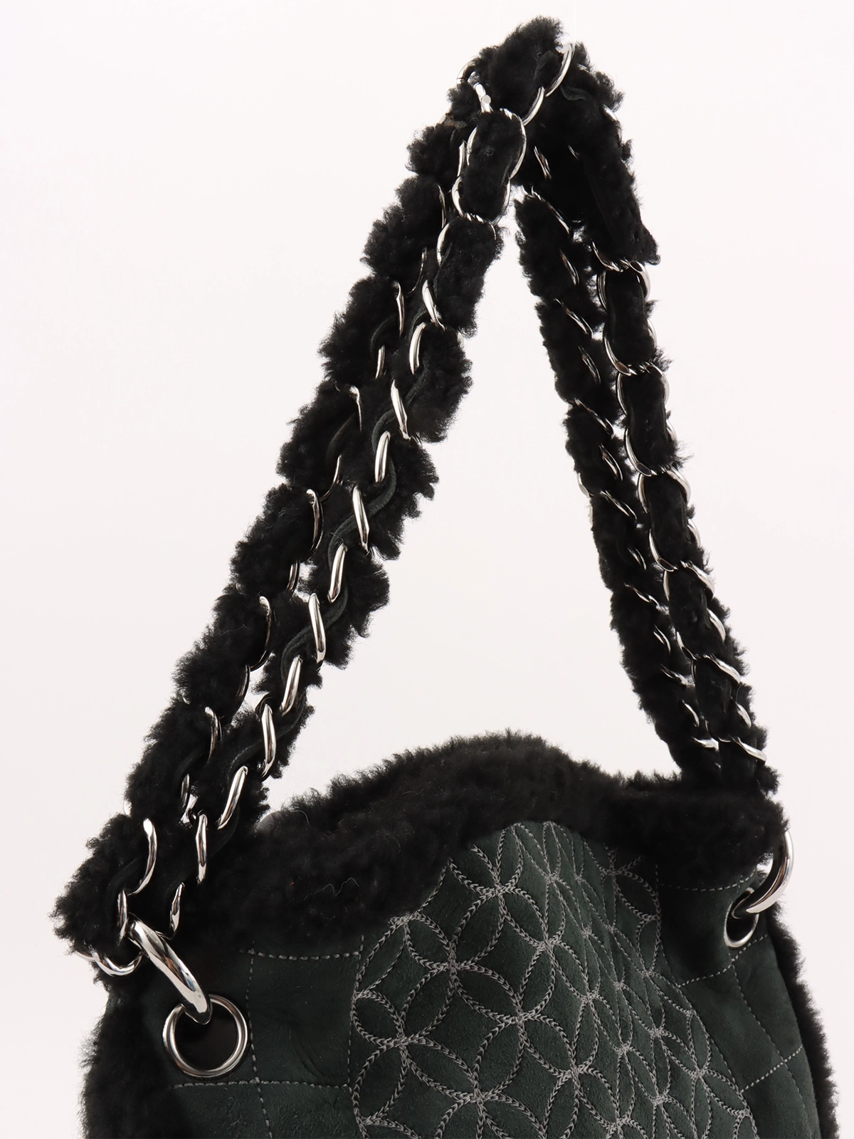 CHANEL 2005年頃製 ムートンCCマークステッチショルダーバッグ
