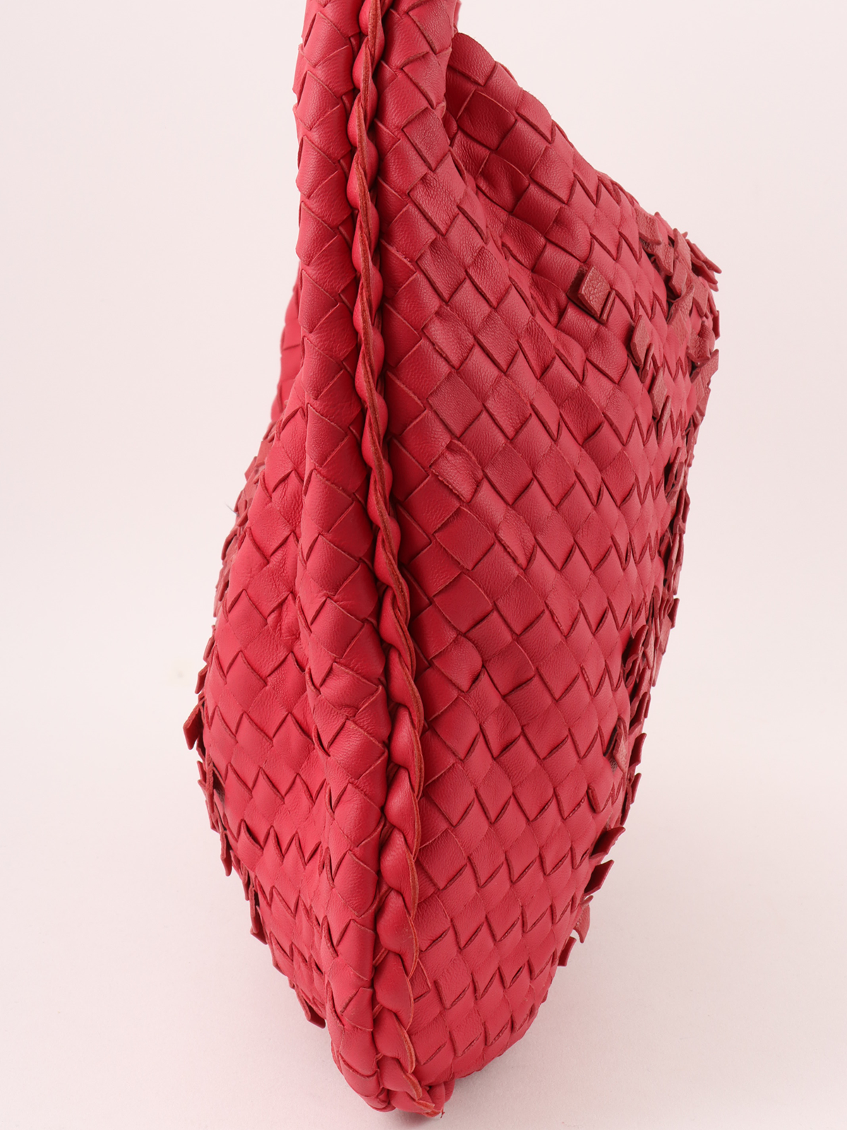新作☆【Bottega Veneta】ホーボーバッグ BOTTEGA VENETA イントレチャートホーボーバッグ チェリーレッド