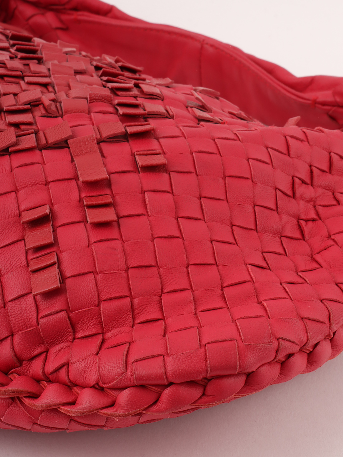 新作☆【Bottega Veneta】ホーボーバッグ BOTTEGA VENETA イントレチャートホーボーバッグ チェリーレッド