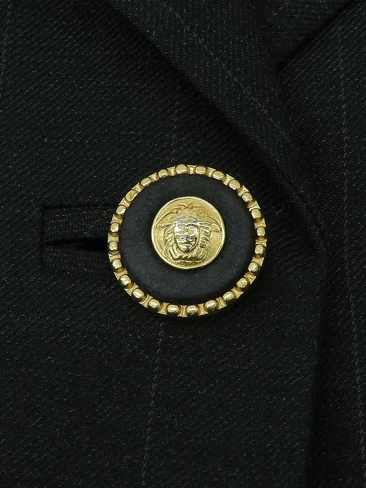 【VIPSALE】VERSACE メデューサボタン ツイード ジャケット 黒 VERSACE メデューサボタンジャケット ブラック｜VINTAGE QOO