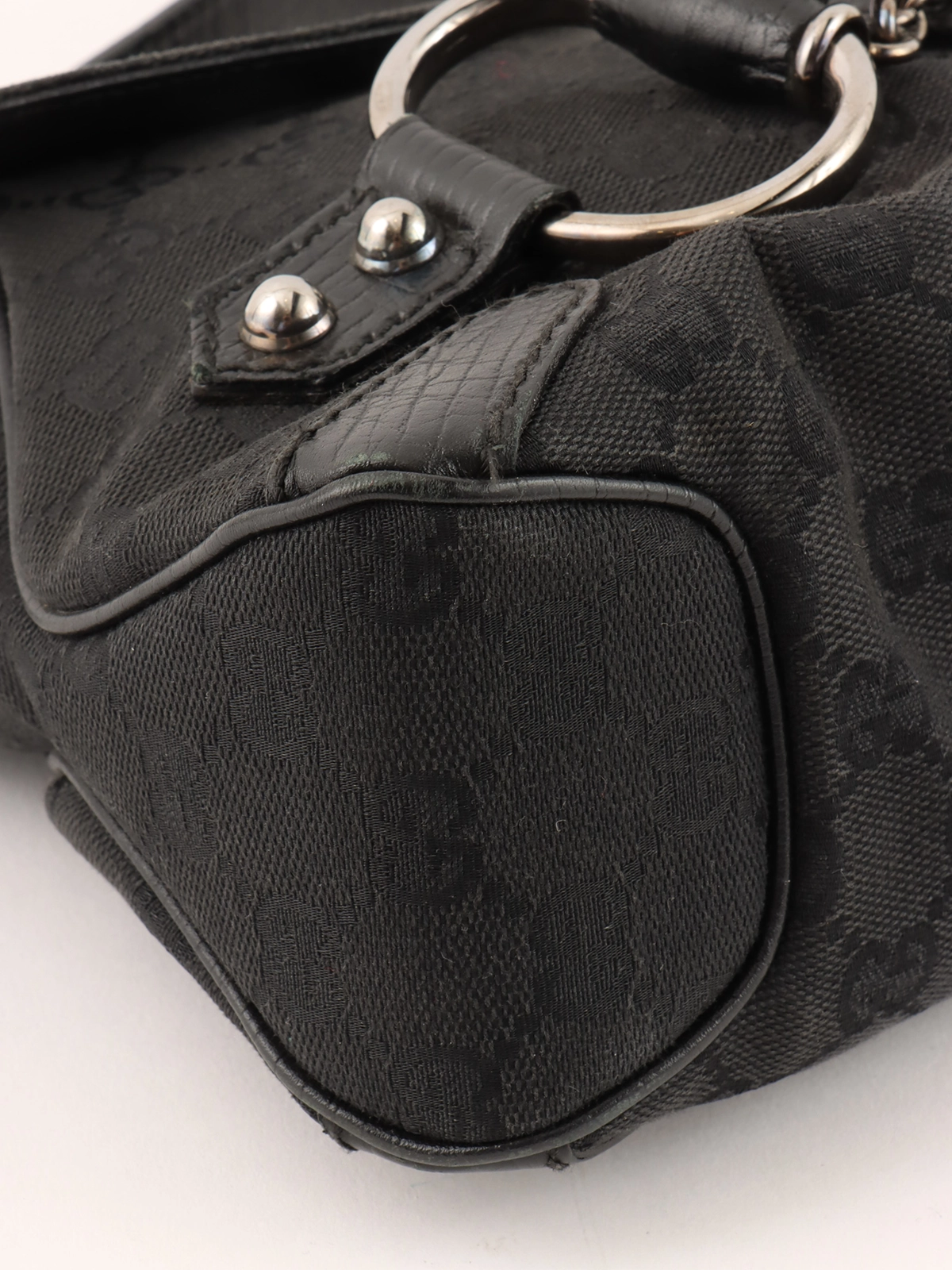 GUCCI ブラック GGパターン ショルダーバッグ