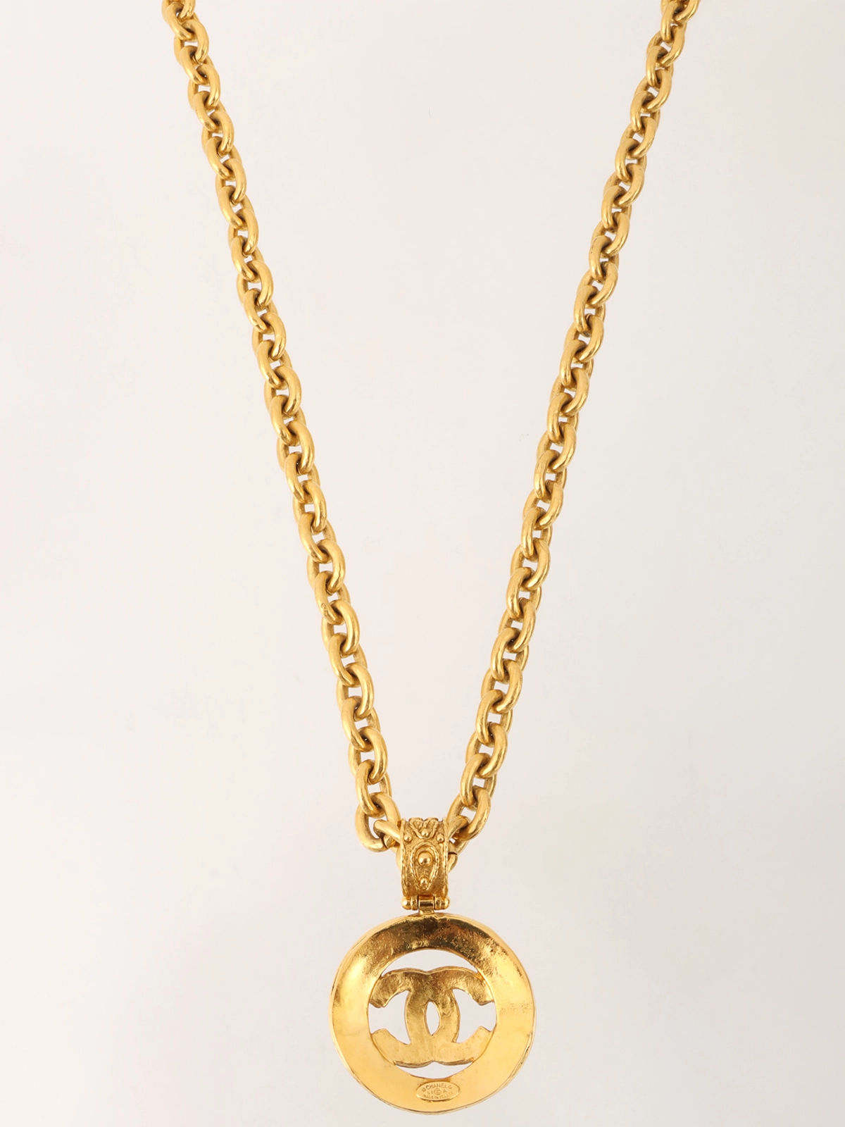 CHANEL ロゴプレートロングネックレス ゴールド｜VINTAGE QOO