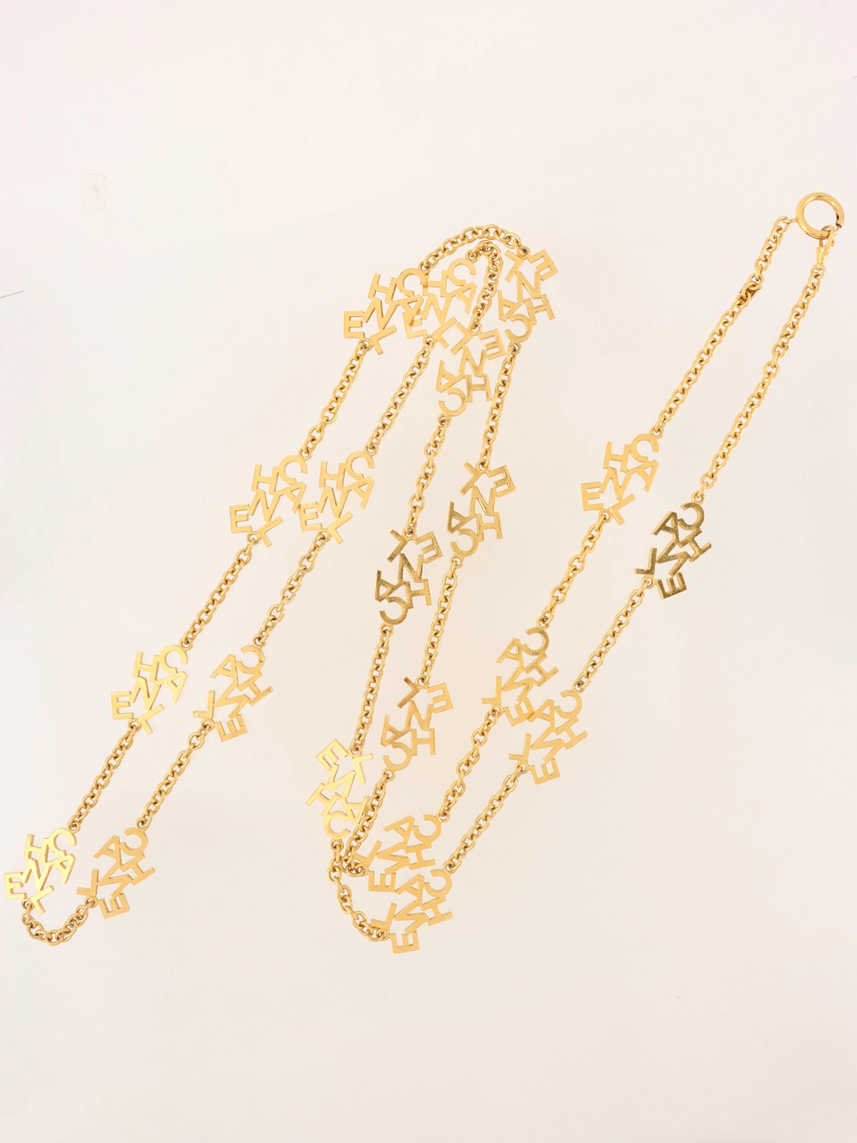 大切な人へのギフト探し CHANEL QOO ゴールド｜VINTAGE ロゴプレートロングネックレス ミュージシャン