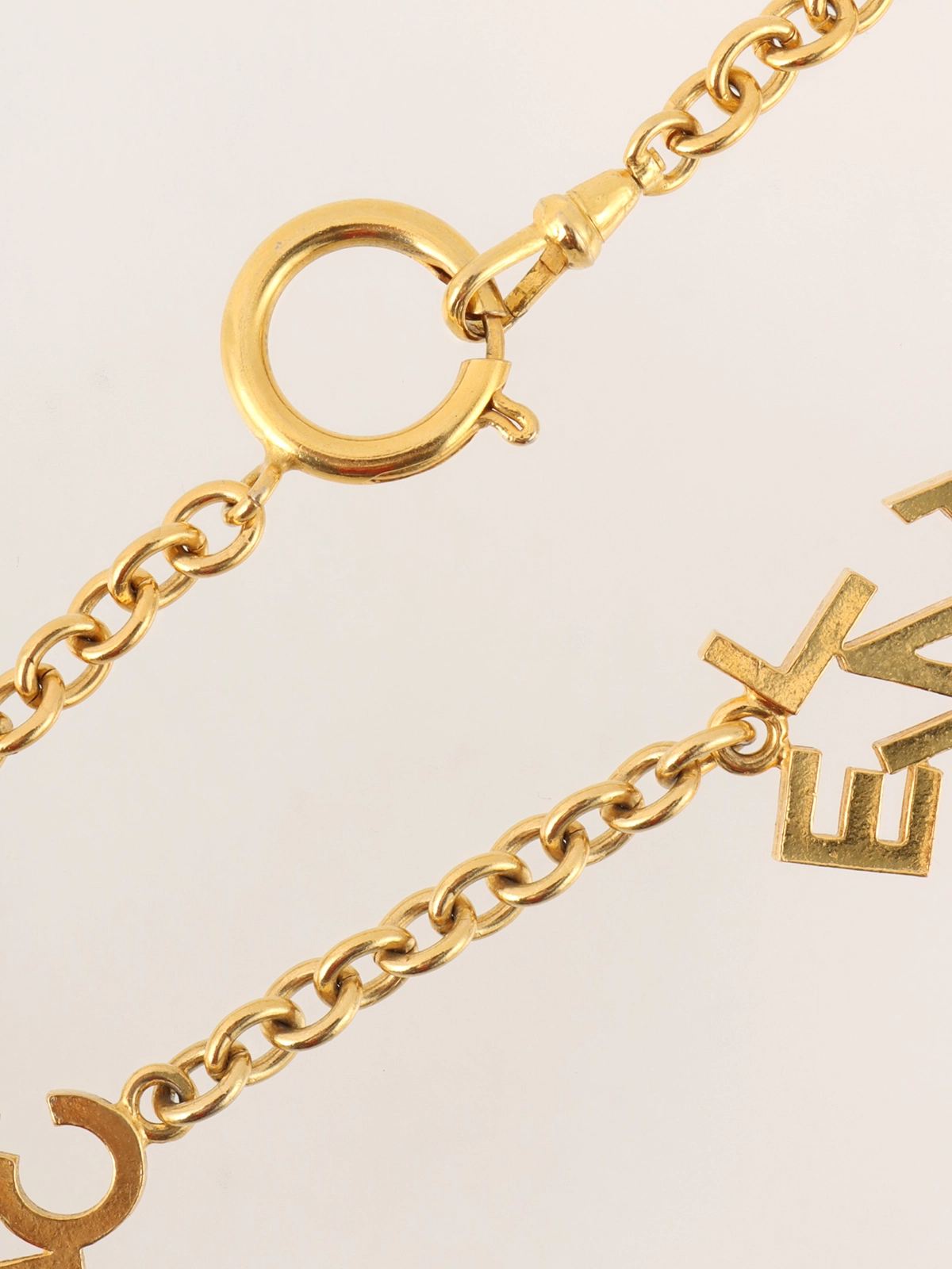 【限定セール！】 CHANEL ロゴプレートロングネックレス ゴールド｜VINTAGE QOO アクセサリー