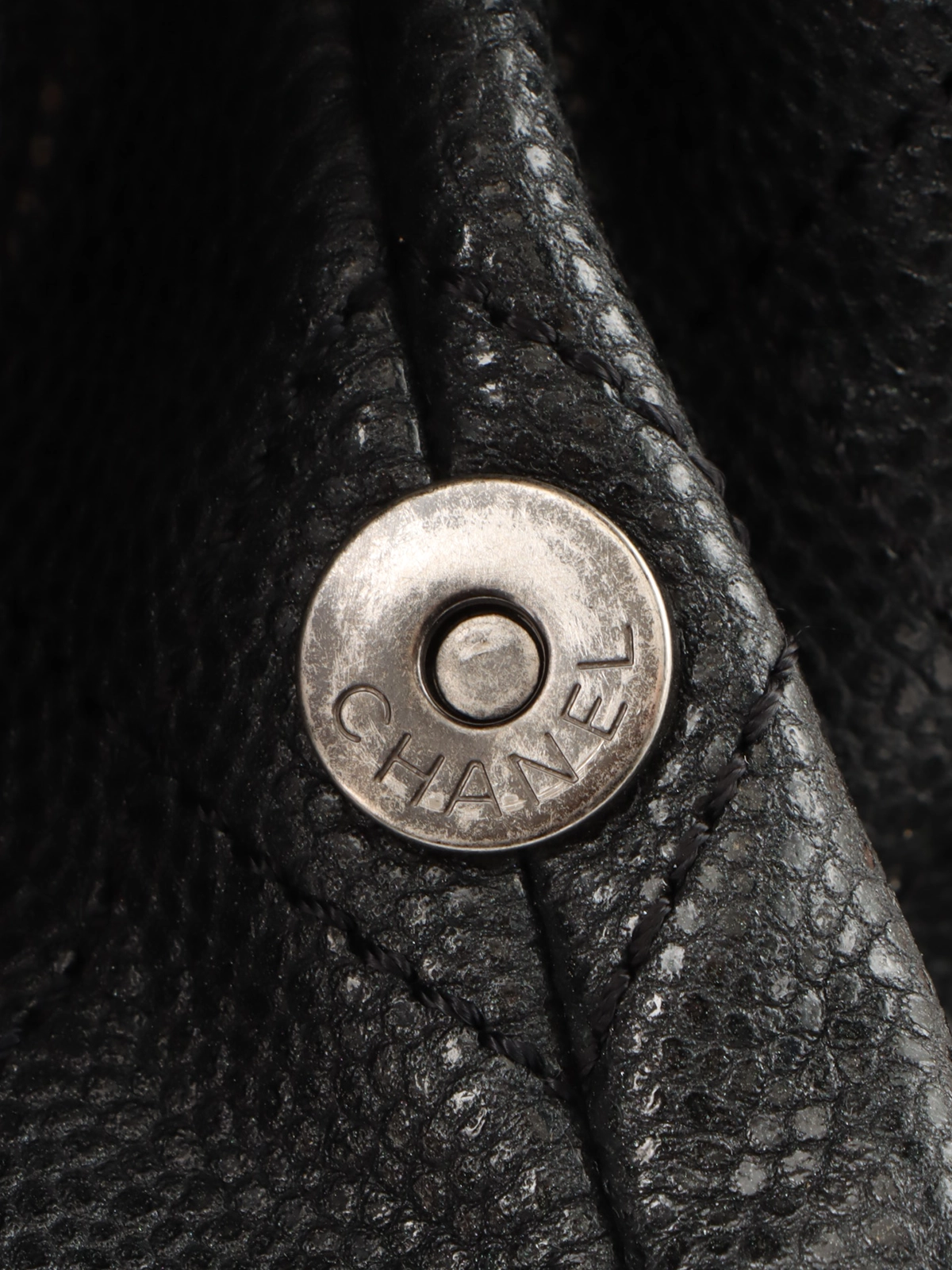 【VINTAGE】CHANEL キャビアスキンCCマークチェーントートバッグ CHANEL 2009年頃製 キャビアスキンCCマークステッチチェーン