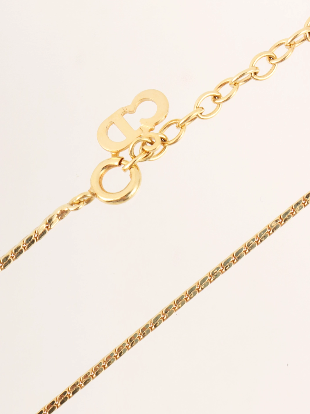 もらって嬉しい出産祝い DIOR ラインストーンロゴプレートネックレス ゴールド｜VINTAGE アクセサリー