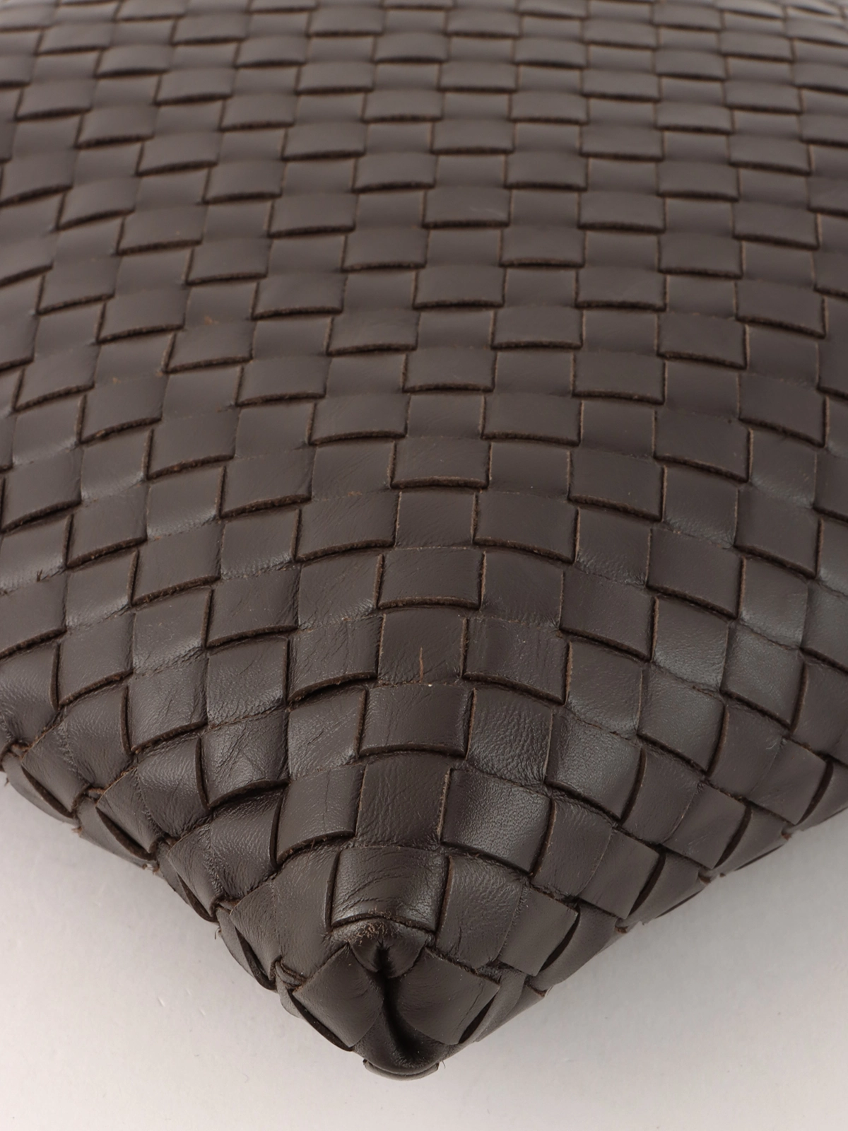 Bottega Veneta イントレチャートショルダーバッグ　ブラウン BOTTEGA VENETA イントレチャートショルダーバッグ ダーク