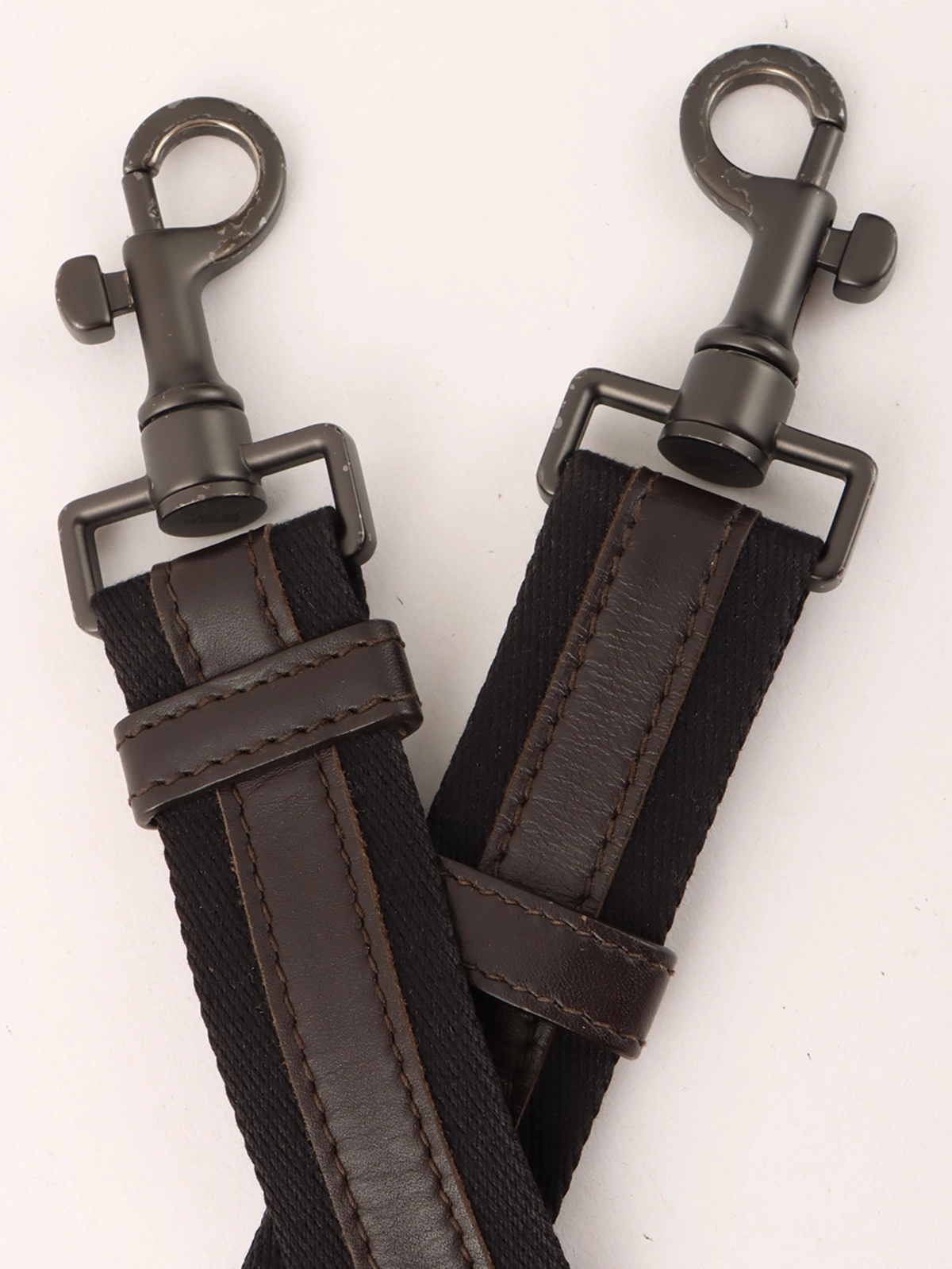 BOTTEGA VENETA イントレチャートショルダーバッグ ダーク