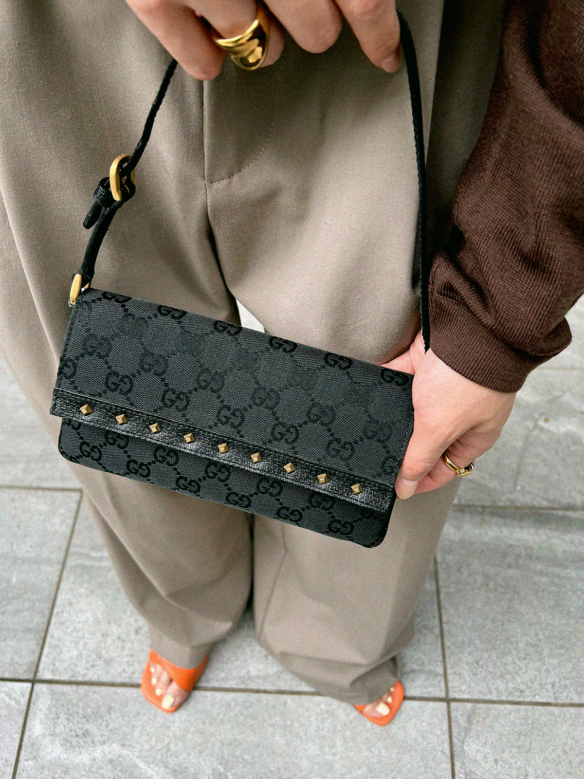 【関税込み】GUCCI☆ ロゴ ネオ ヴィンテージ ショルダーバッグ 直営店買付】グッチ☆ネオヴィンテージメッセンジャー☆476466