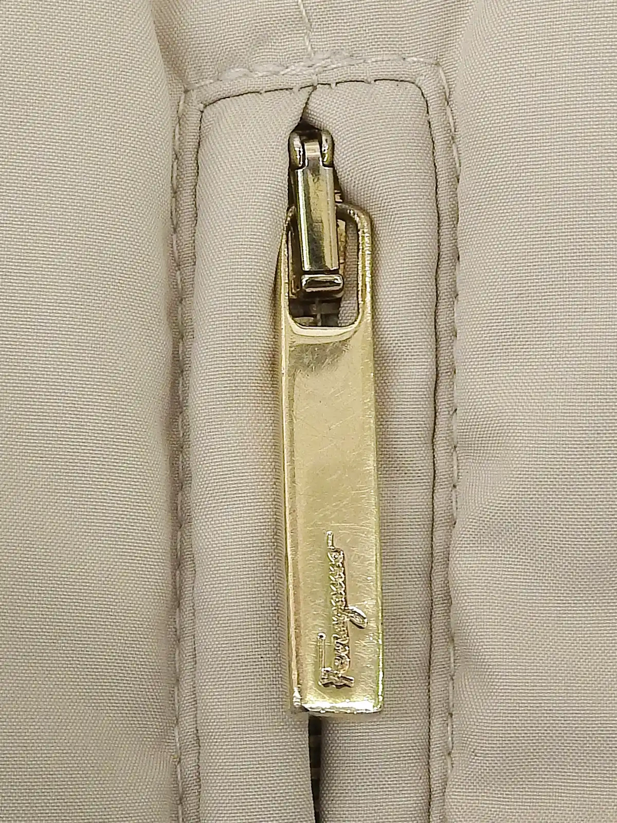 大人気アイテム SALVATORE FERRAGAMO ロゴジップアップダウンジャケット ジャケット・アウター