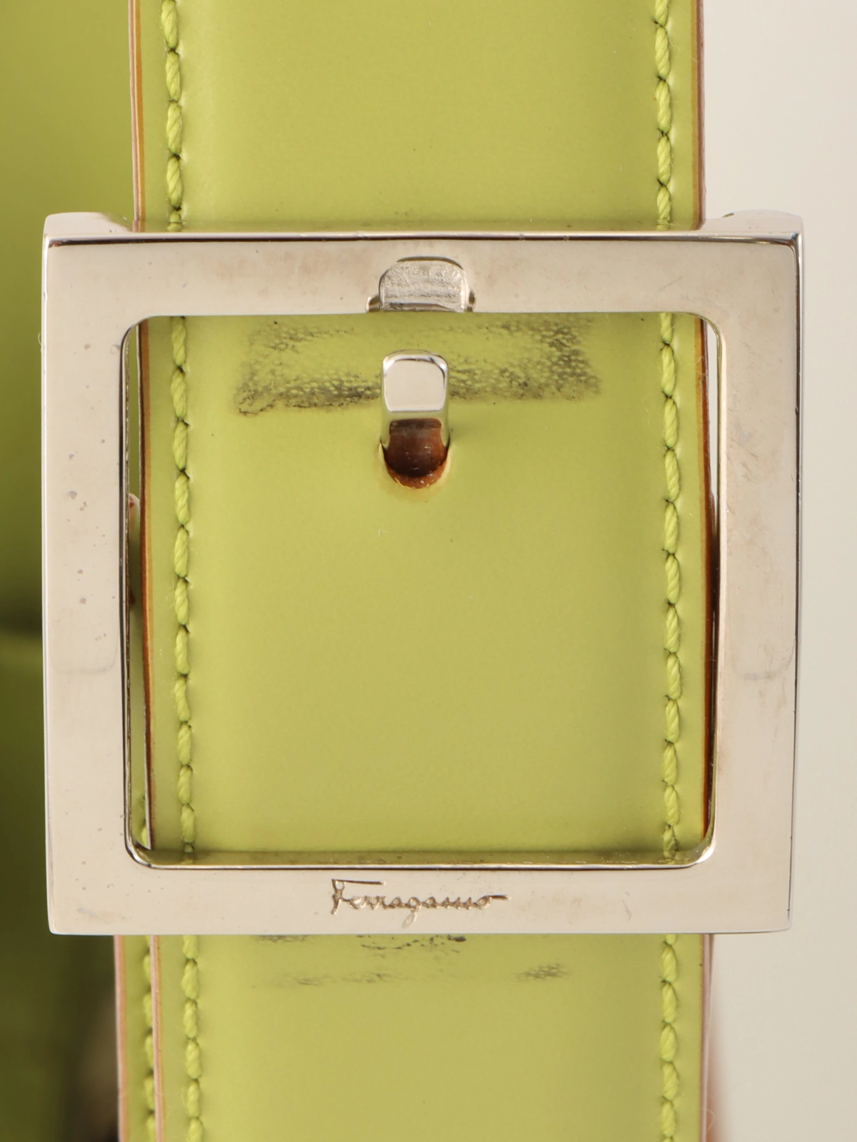 SALVATORE FERRAGAMO ガンチーニプレートワンショルダーバッグ