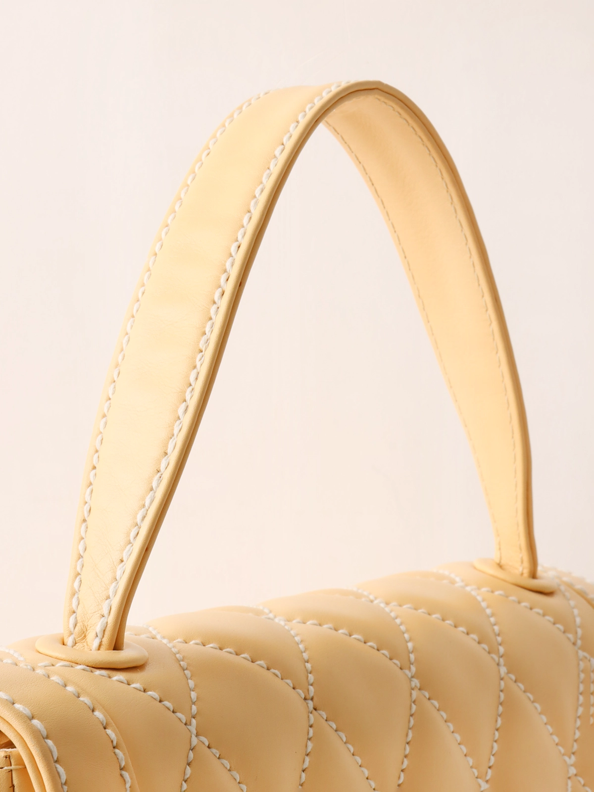 25A♥CHANEL ユニセックス レザー ターンロック ブローチ CHANEL 2.55 Leather Exterior Shoulder Bag Bags & Handbags