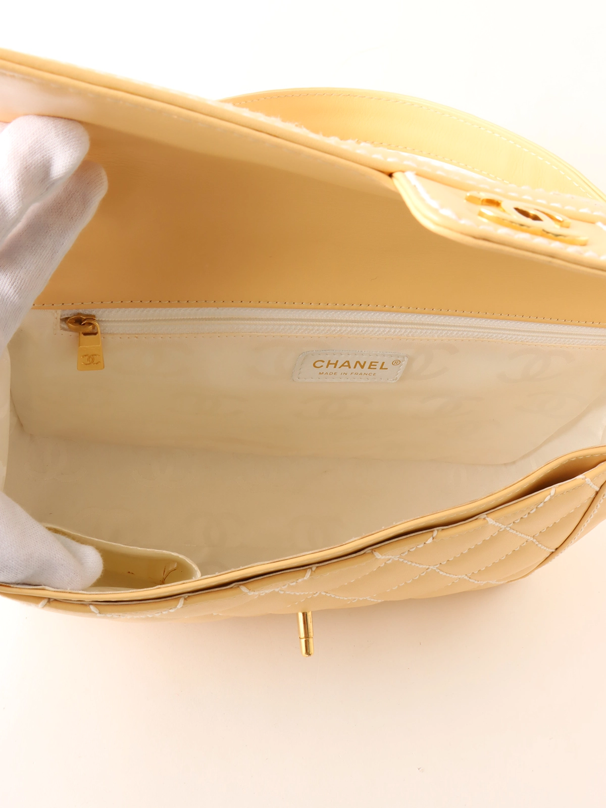 25A♥CHANEL ユニセックス レザー ターンロック ブローチ CHANEL 2.55 Leather Exterior Shoulder Bag Bags & Handbags