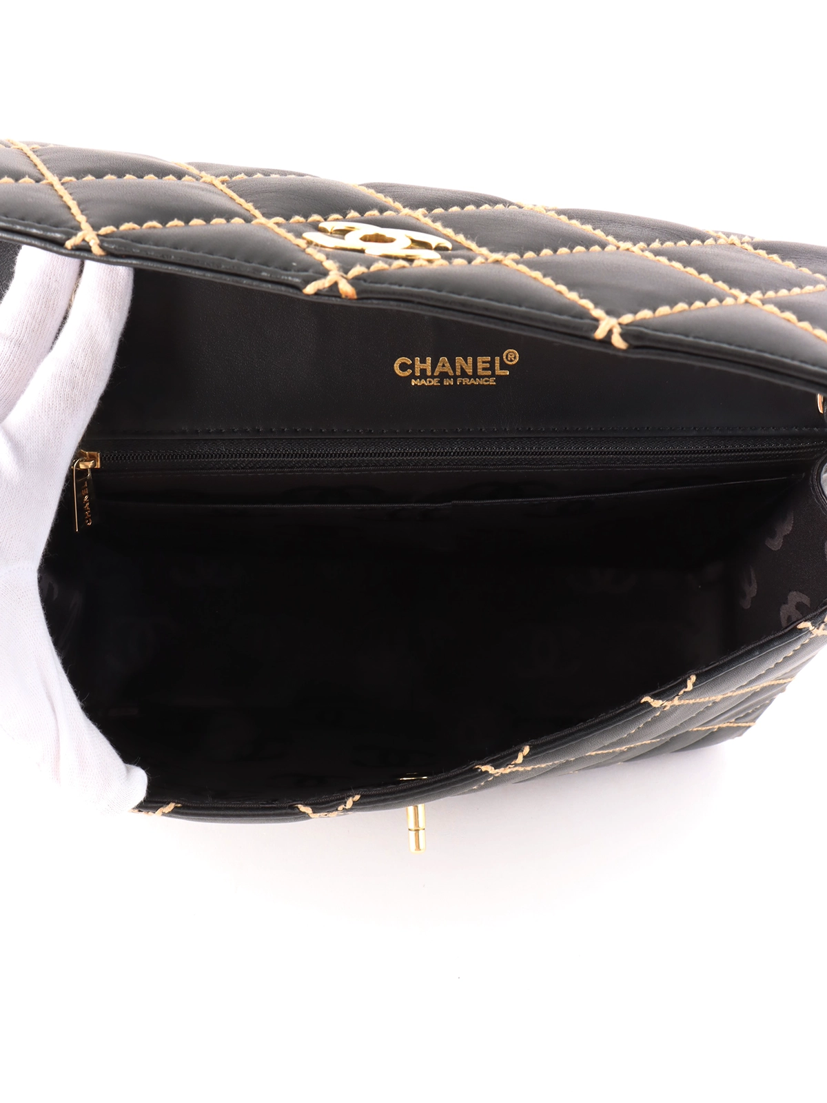 ★シックなブラックビジュー★【CHANEL】ビジューベロアトング CHANEL 2001年頃製 ワイルドステッチCCターンロックチェーン