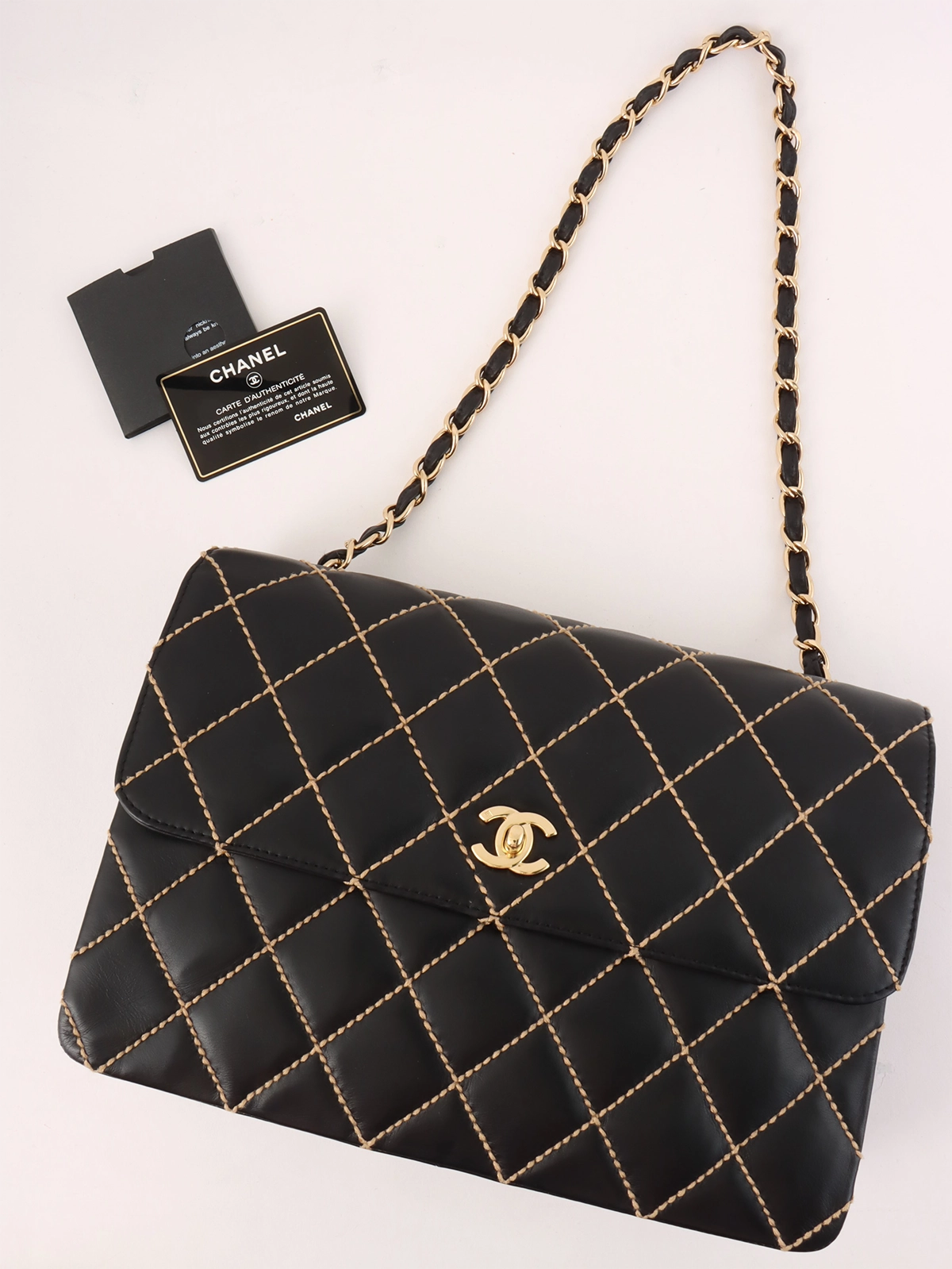 CHANEL 2001年頃製 ワイルドステッチCCターンロックチェーン