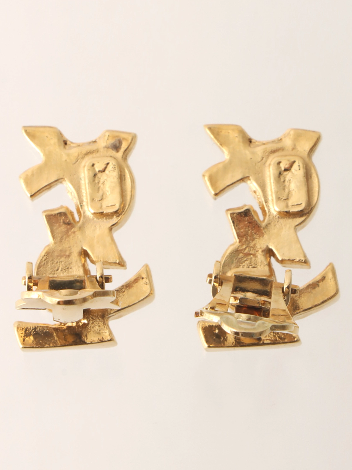 YVES SAINT LAURENT ラインストーンロゴイヤリング ゴールド