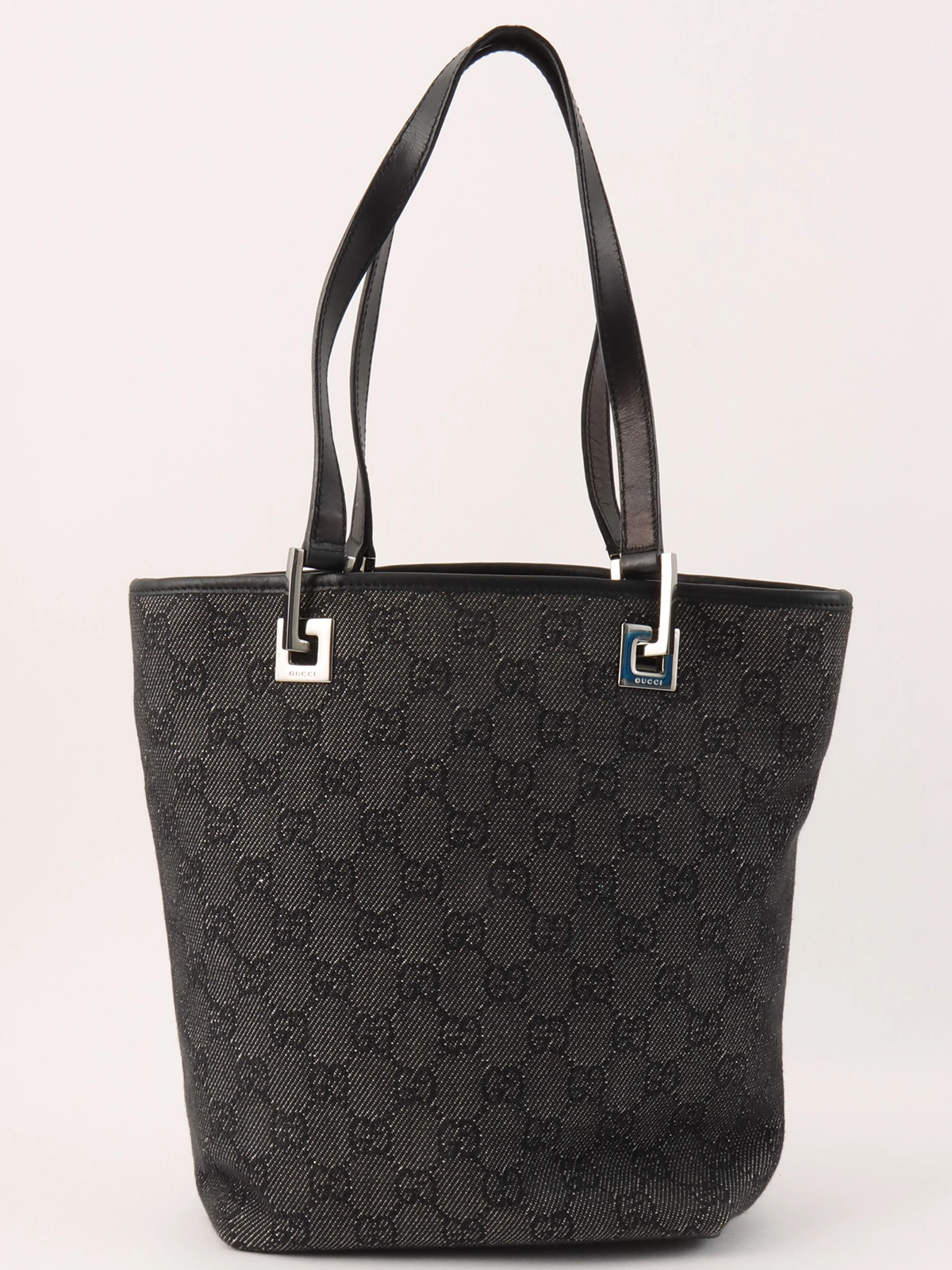 Gucci ブラック GGパターン キャンバス バッグ　収納袋付き Gucci ブラック GGパターン バッグ 収納袋付き レディース
