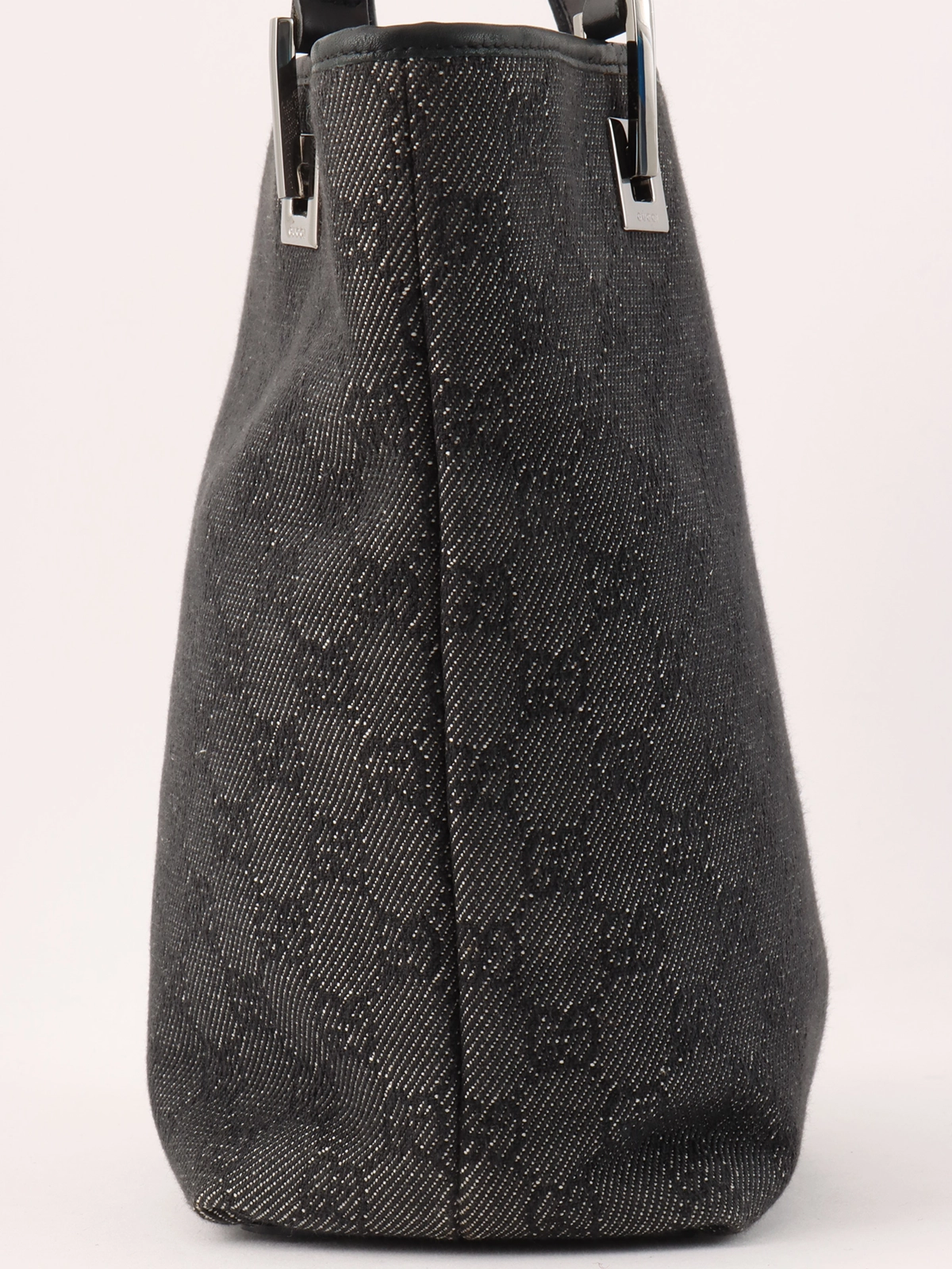 Gucci ブラック GGパターン キャンバス バッグ　収納袋付き Gucci ブラック GGパターン バッグ 収納袋付き レディース