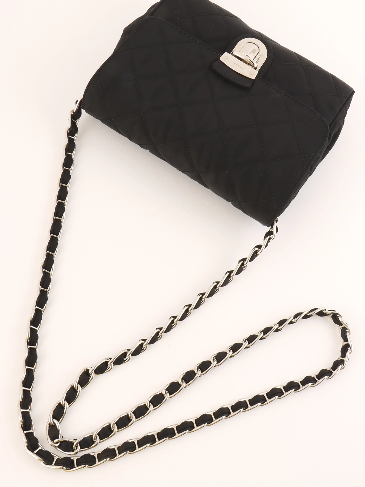 【PRADA】ロゴプレート ジップチェーンリンク ショルダーバッグ Prada(プラダ) ロゴプレート ジップ付きショルダーバッグ (PRADA