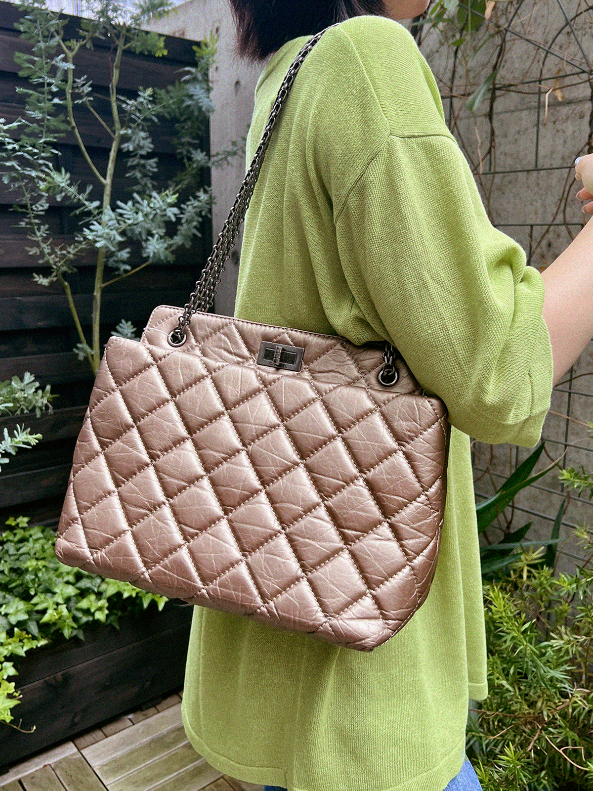 【VINTAGE】CHANEL キャビアスキンCCマークチェーントートバッグ CHANEL 1995年頃製 キャビアスキンCCターンロックチェーントート