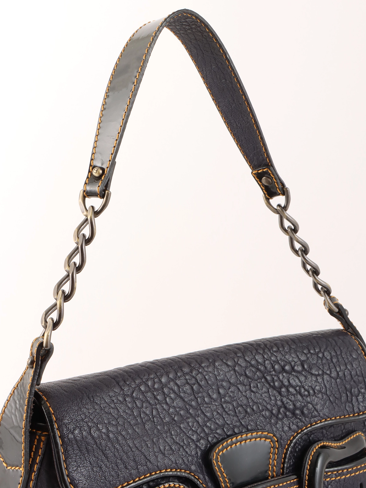 FENDI FFロゴバックルチェーンショルダーバッグ ネイビー